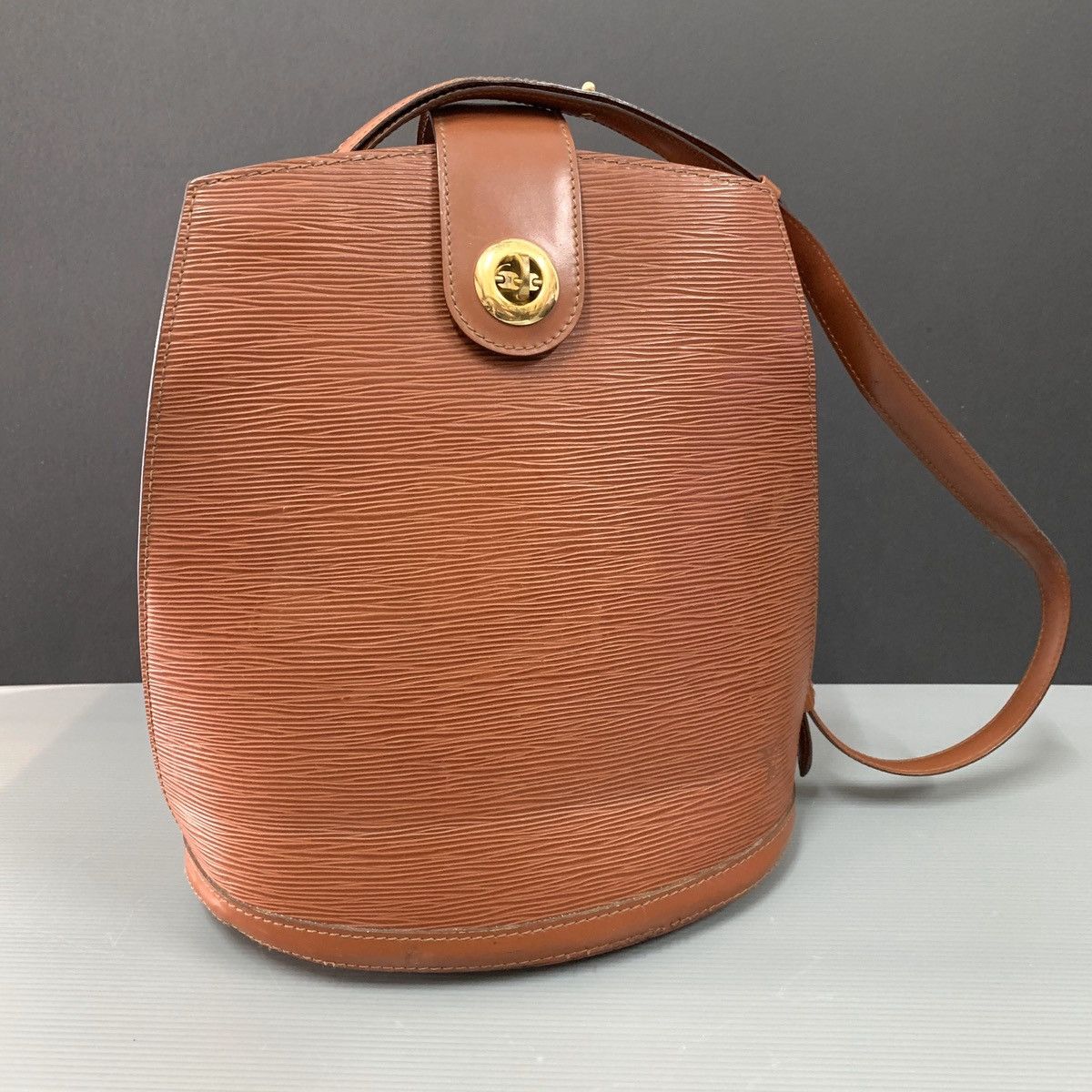 Louis Vuitton Louis Vuitton EPI Cluny Shoulder Bag Size ONE SIZE - 5 Thumbnail