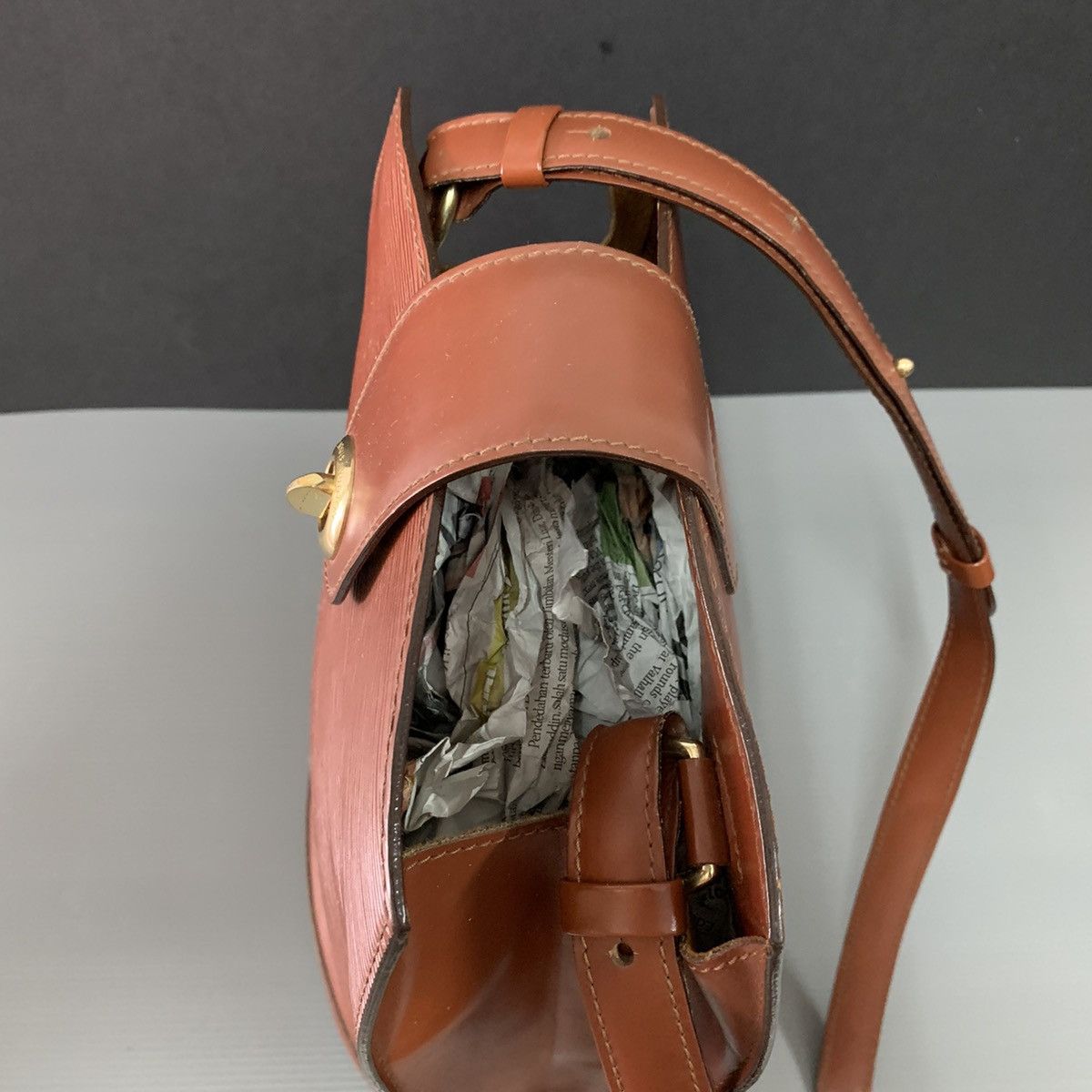 Louis Vuitton Louis Vuitton EPI Cluny Shoulder Bag Size ONE SIZE - 13 Thumbnail