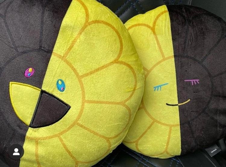 Japanese Brand Takashi Murakami X Hikaru Flower Cushion w/ Smart magazine Size ONE SIZE - 8 Thumbnail
