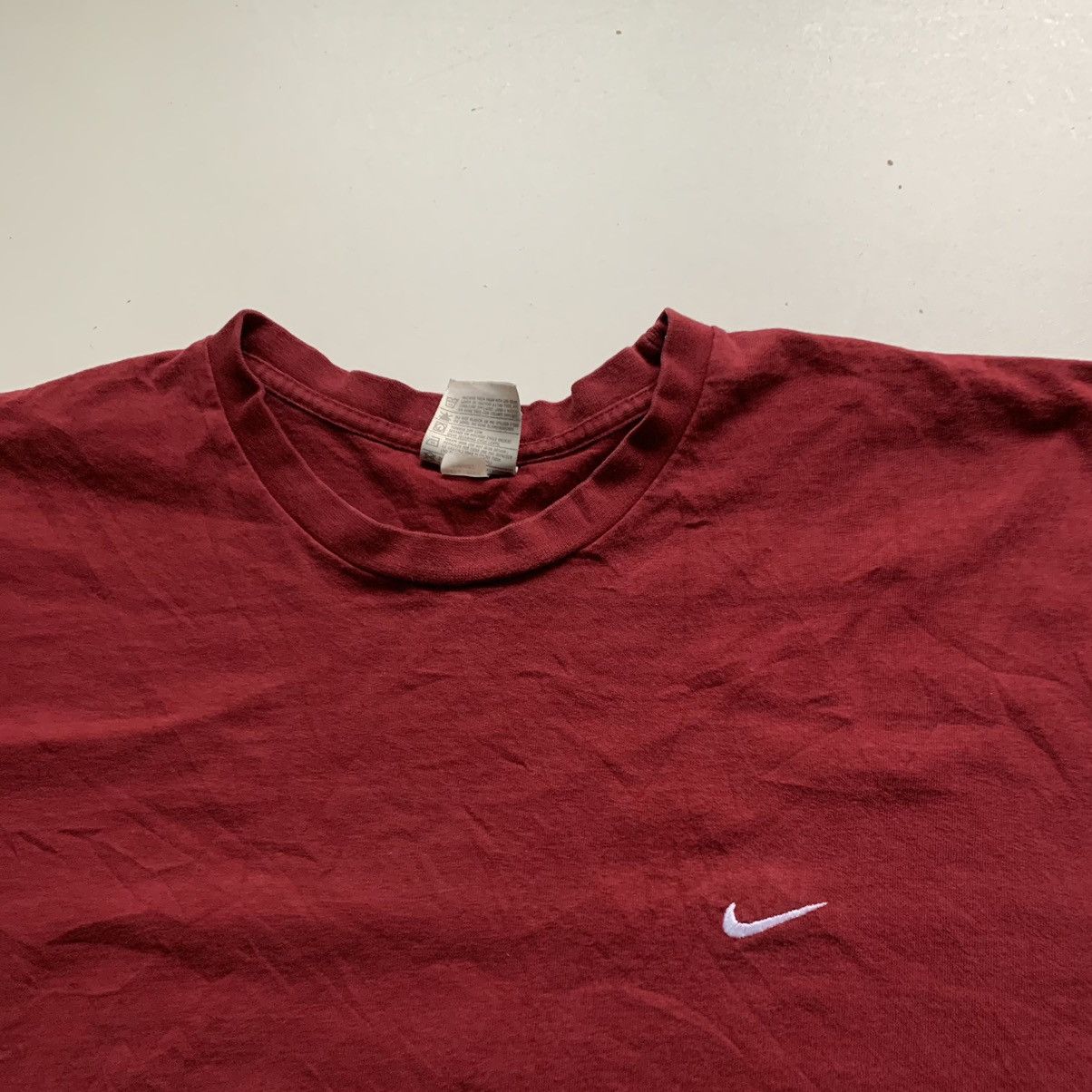 Nike × Vintage Vintage 2000s Nike Embroidered Swoosh Basic T Shirt XL Red Size US XL / EU 56 / 4 - 2 Thumbnail