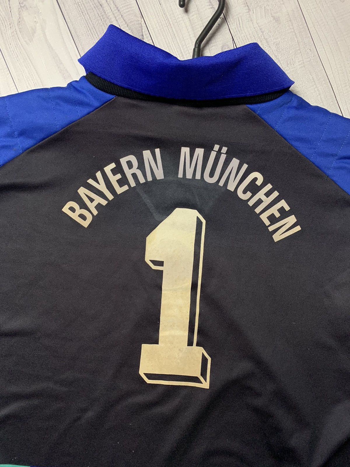 Adidas × Vintage Vintage Soccer jersey Bayern Munich adidas goalkeeper rare Size US M / EU 48-50 / 2 - 3 Thumbnail