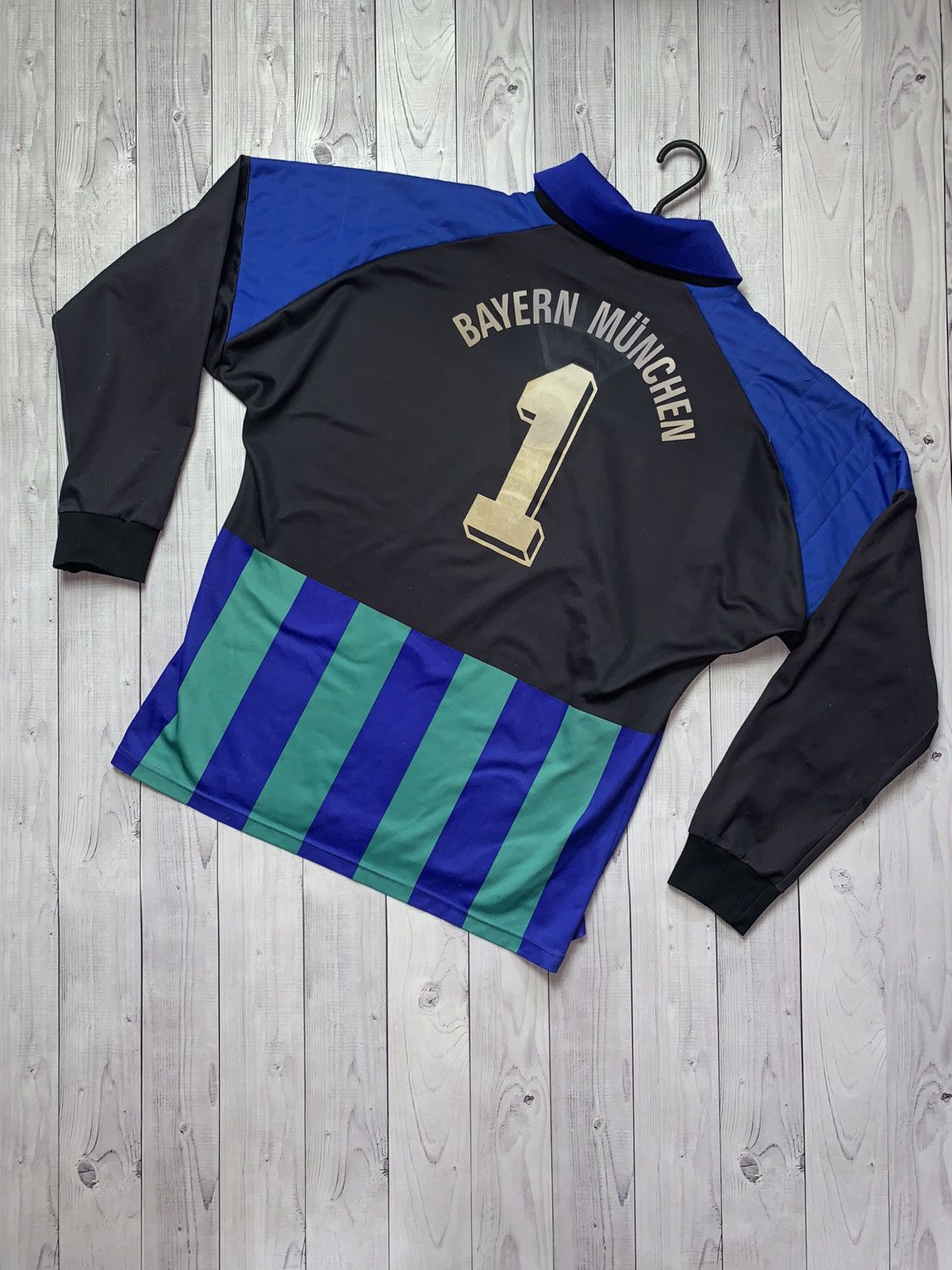 Adidas × Vintage Vintage Soccer jersey Bayern Munich adidas goalkeeper rare Size US M / EU 48-50 / 2 - 2 Thumbnail