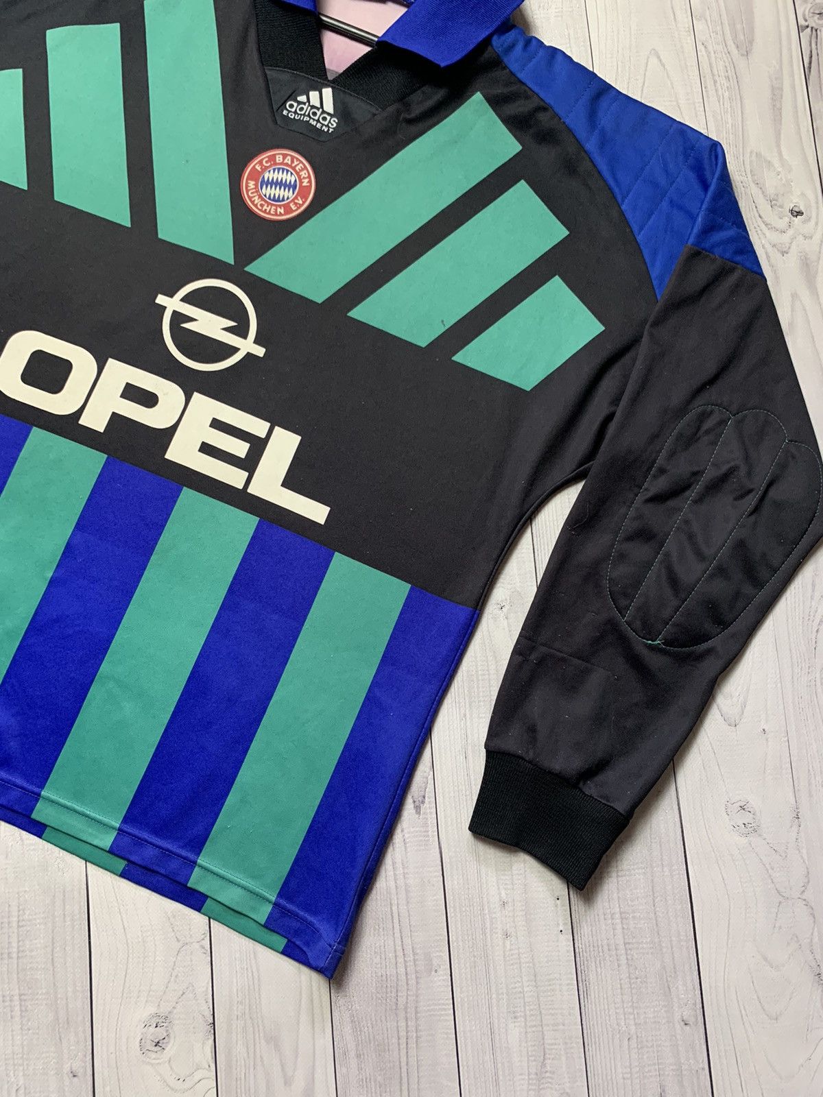 Adidas × Vintage Vintage Soccer jersey Bayern Munich adidas goalkeeper rare Size US M / EU 48-50 / 2 - 4 Thumbnail