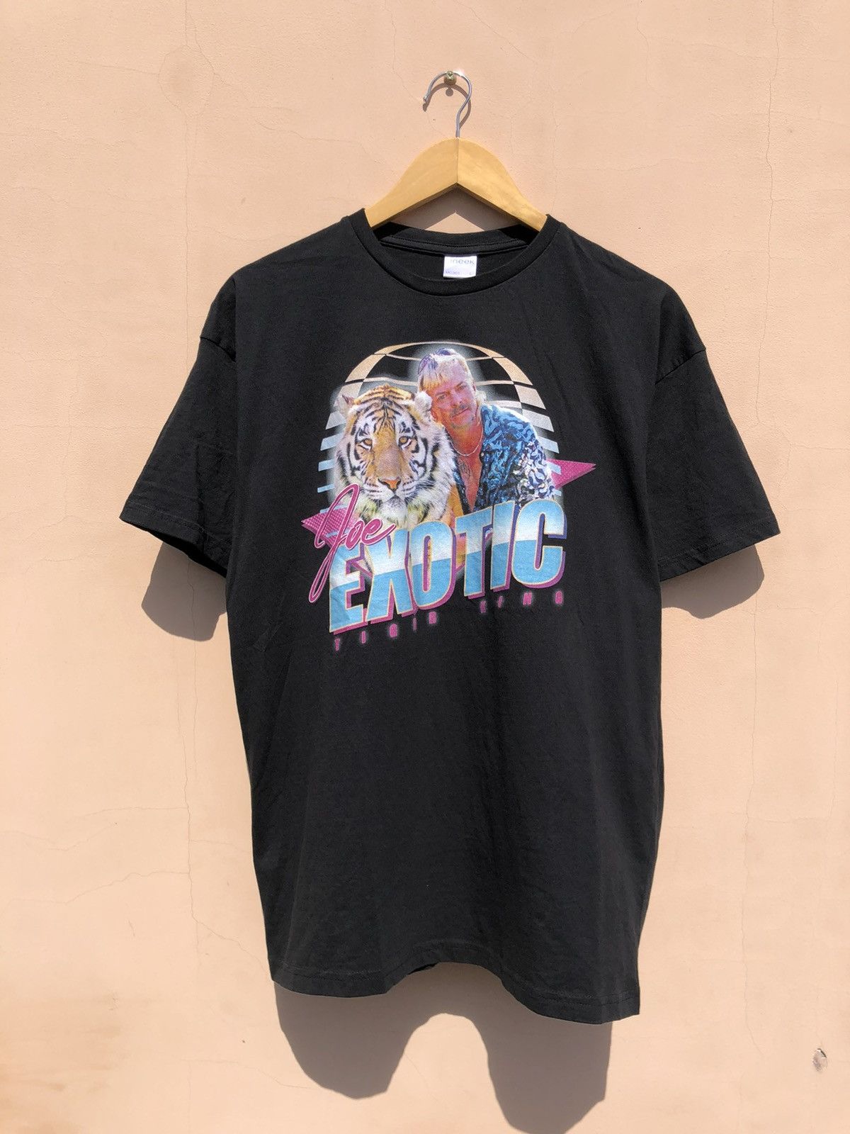 Band Tees Vintage 2000s Joe Exotic Tiger King Black Tee Size US L / EU 52-54 / 3 - 1 Thumbnail