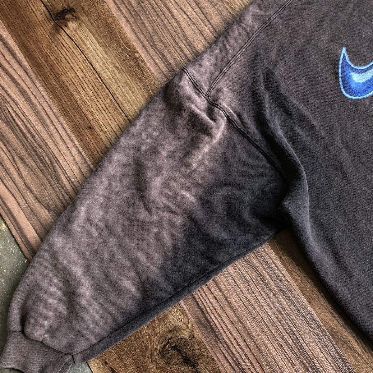 Nike Vintage Nike Sunfaded Crewneck Sweatshirt Size US L / EU 52-54 / 3 - 7 Thumbnail