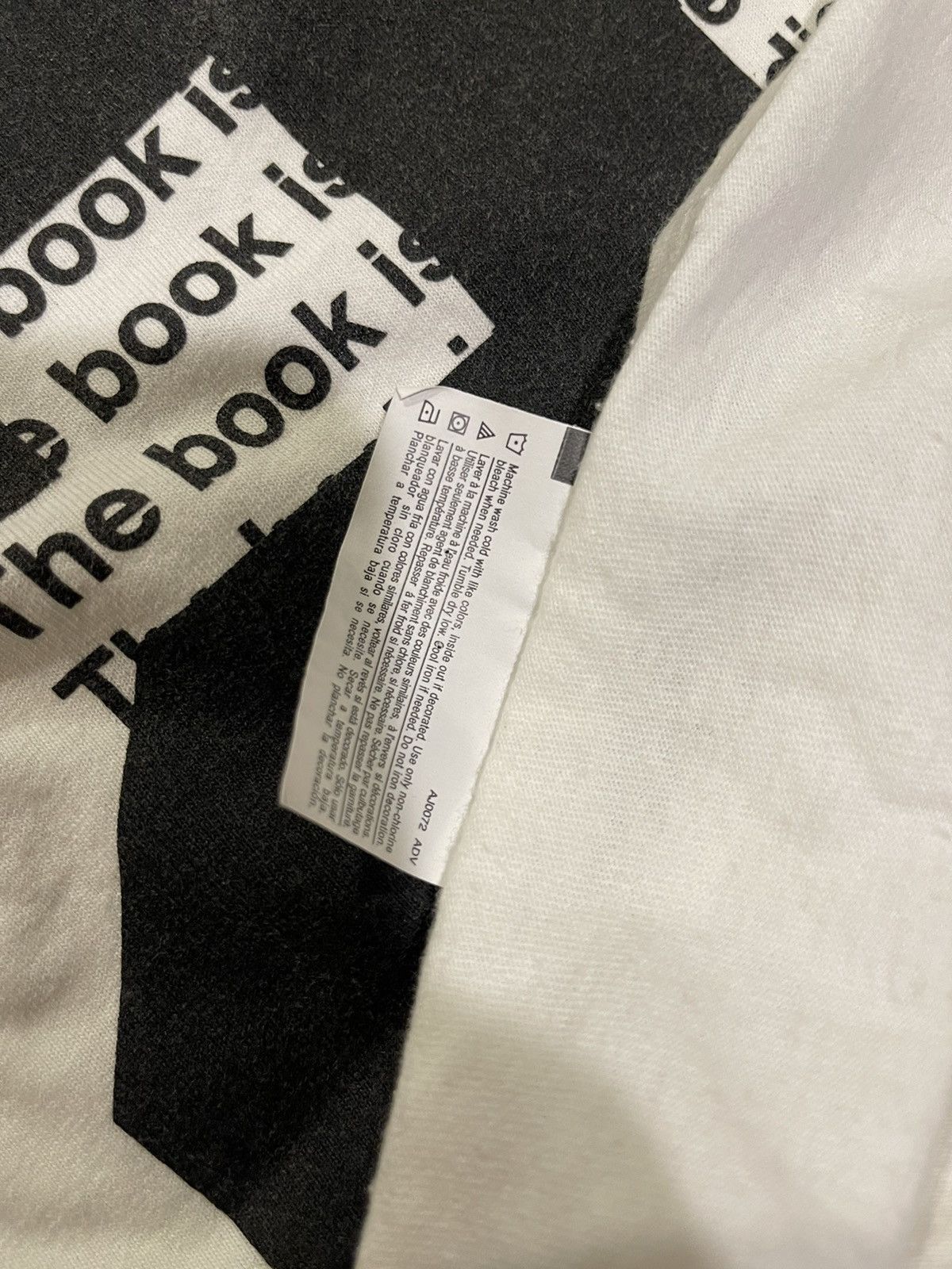 Champion Virgil Abloh x Pyrex Vision MCA Figures of Speech Champion T Size US L / EU 52-54 / 3 - 11 Thumbnail