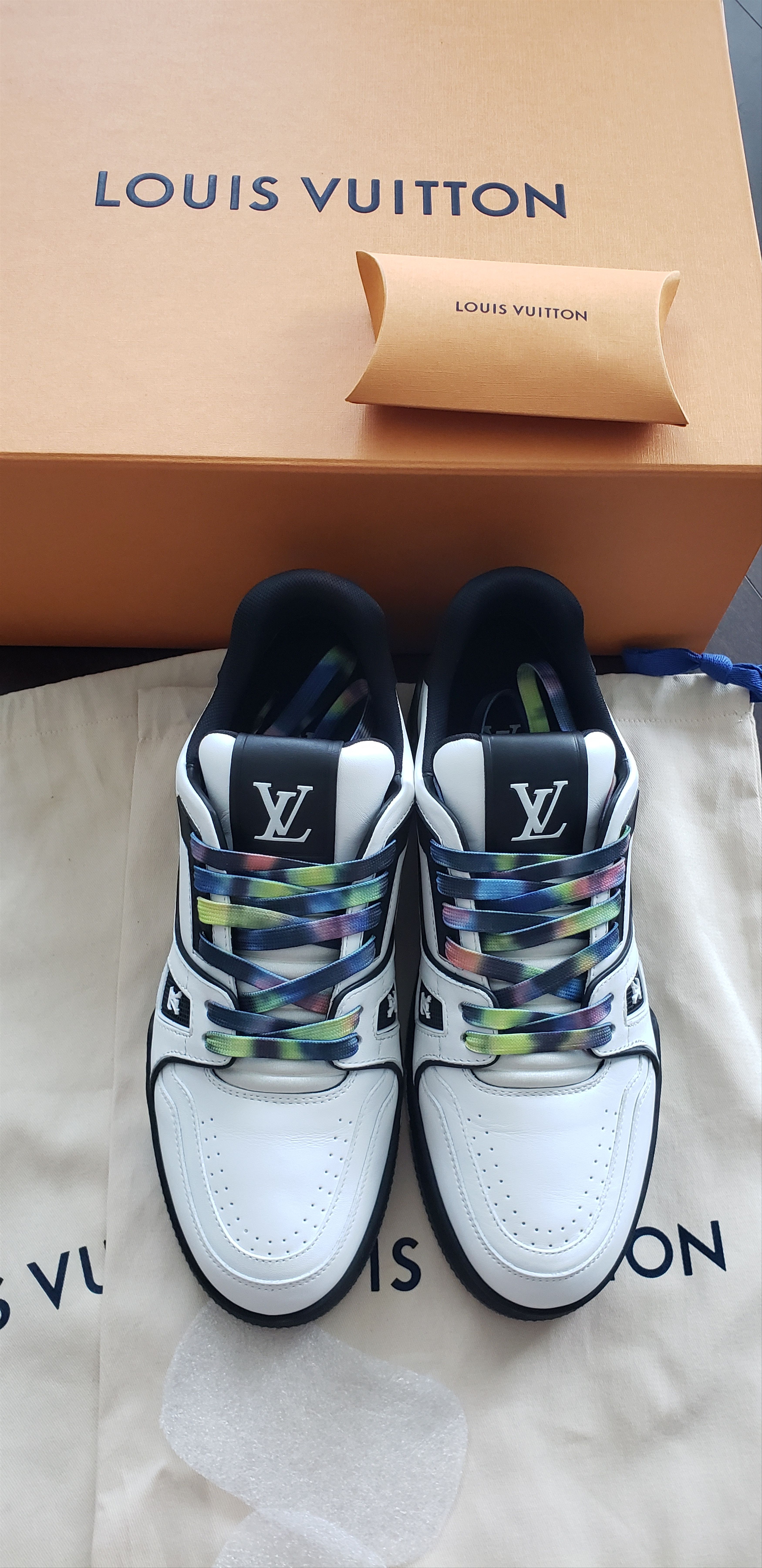Louis Vuitton Brand NEW LV Trainer size LV 7.5 (US 8.5- 9) Size US 9 / EU 42 - 4 Thumbnail
