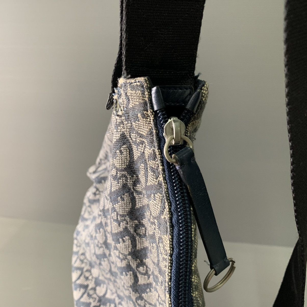 Christian Dior Monsieur Authentic Christian Dior Monogram Mesengger Bag Size ONE SIZE - 11 Thumbnail