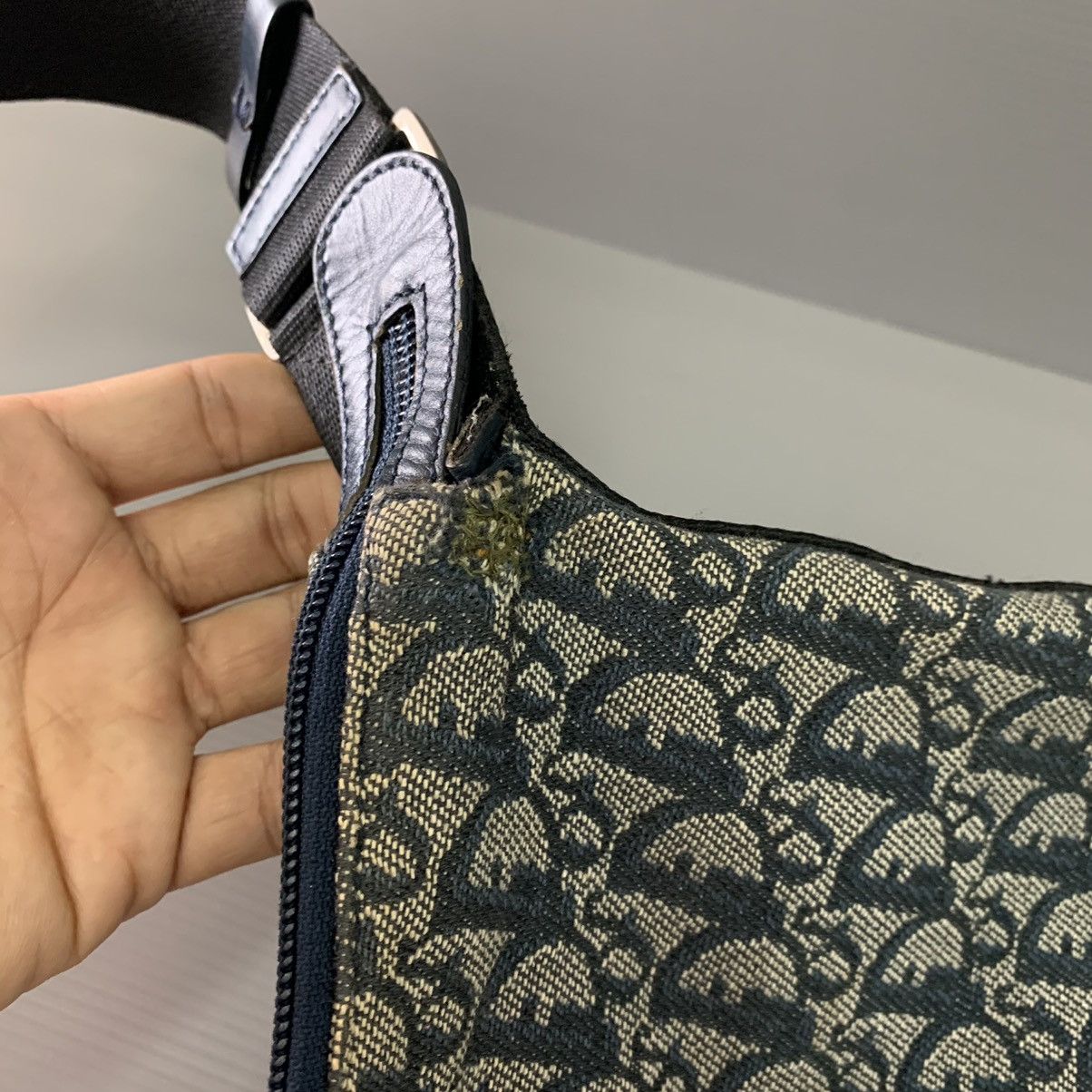 Christian Dior Monsieur Authentic Christian Dior Monogram Mesengger Bag Size ONE SIZE - 8 Thumbnail