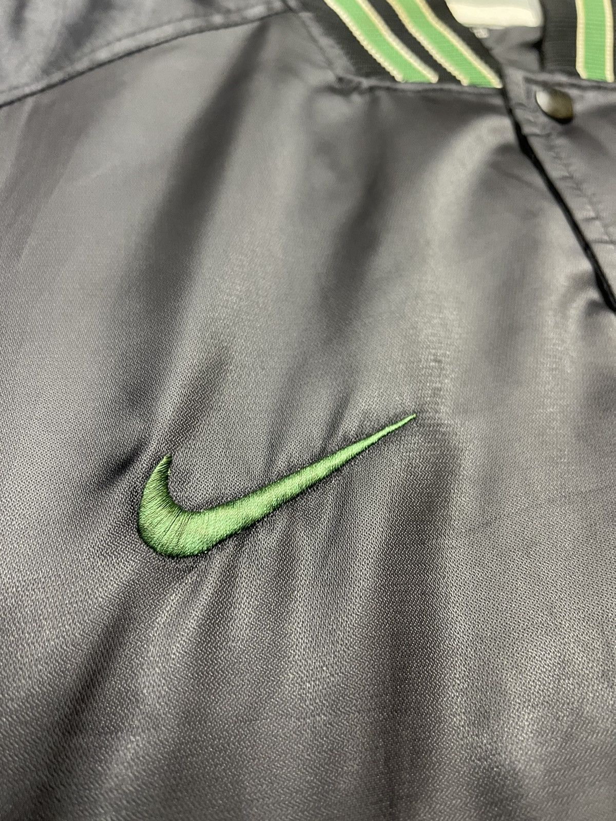 Nike Vintage 90s Nike NBA Boston Celtics Varsity Jacket Size US L / EU 52-54 / 3 - 8 Thumbnail