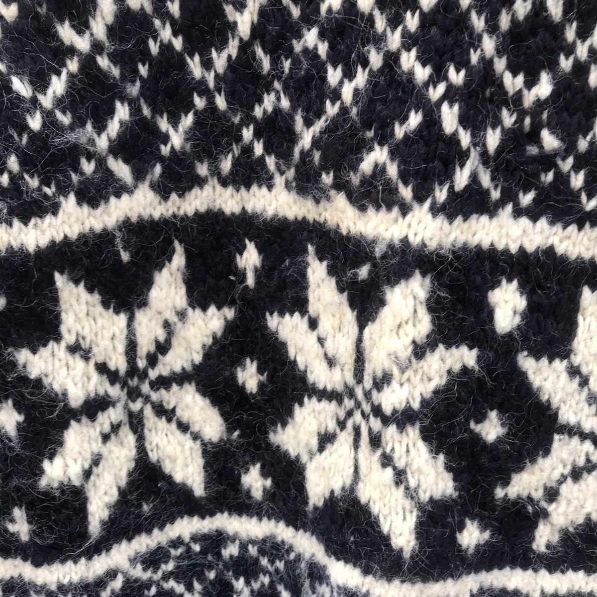 Handmade Vintage Indian Weavings Native Wool Knit Sweater Size US M / EU 48-50 / 2 - 5 Thumbnail