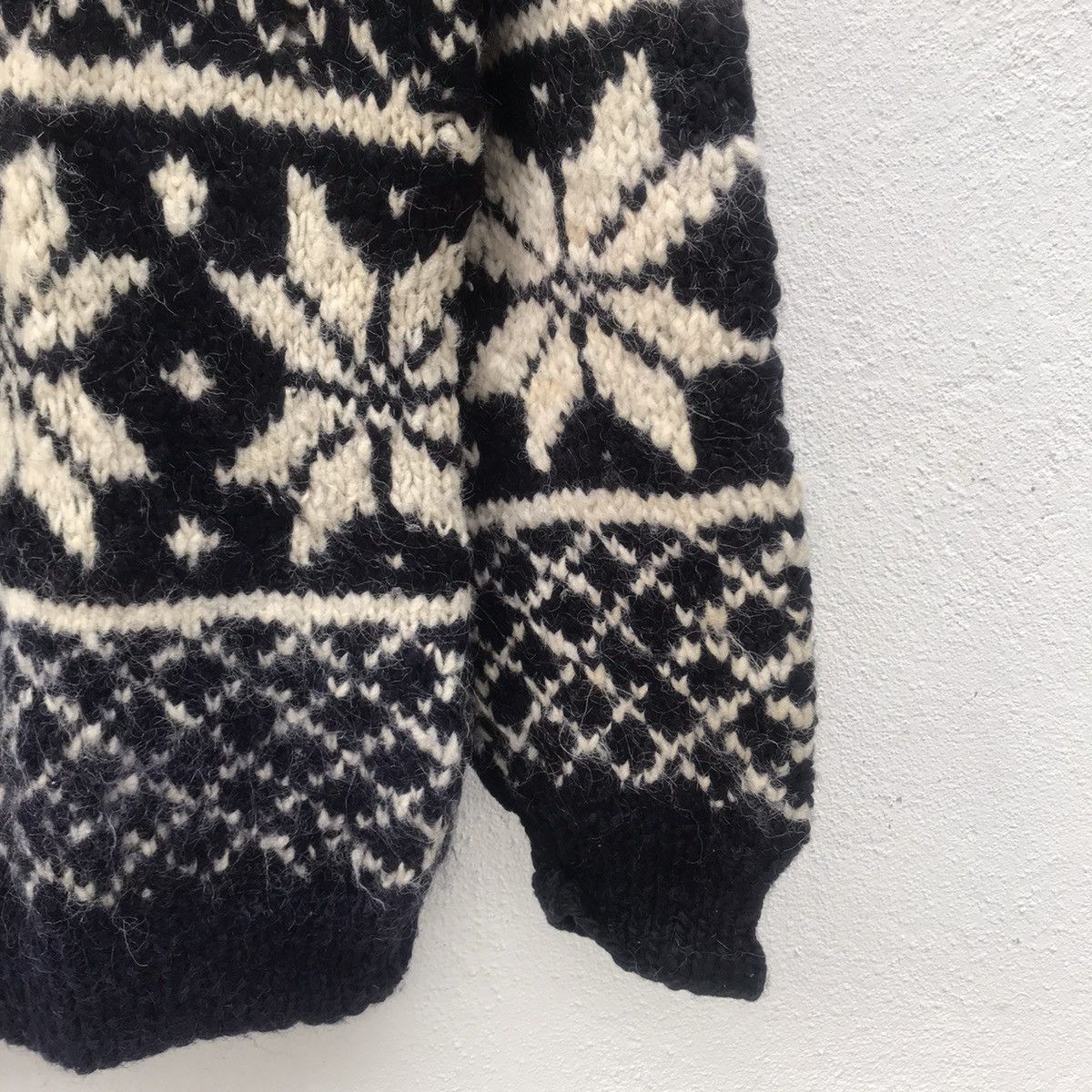 Handmade Vintage Indian Weavings Native Wool Knit Sweater Size US M / EU 48-50 / 2 - 3 Thumbnail