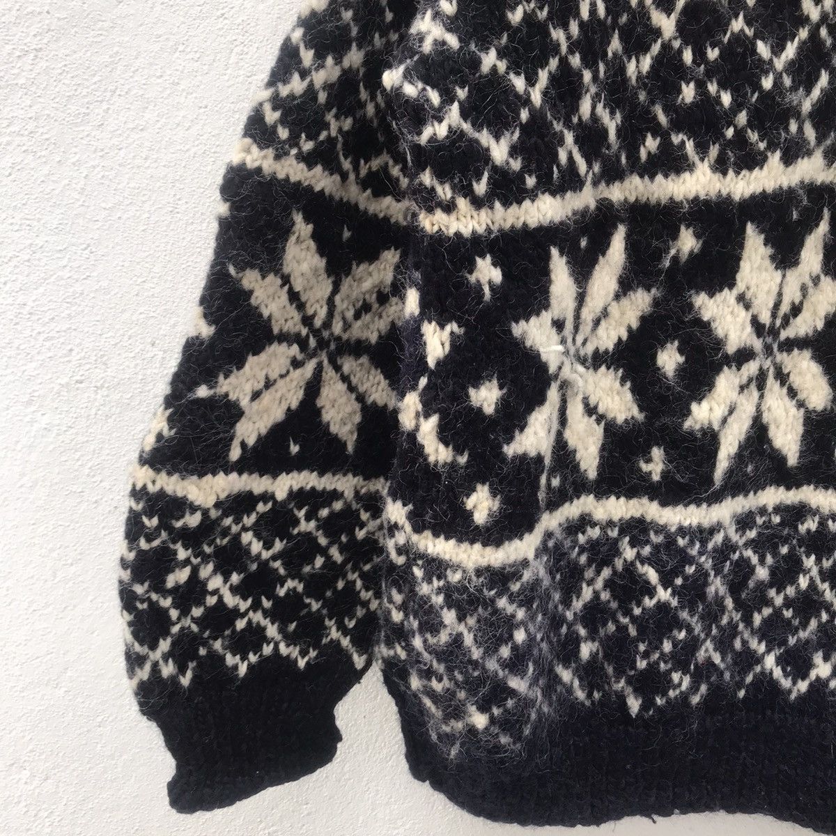 Handmade Vintage Indian Weavings Native Wool Knit Sweater Size US M / EU 48-50 / 2 - 2 Thumbnail