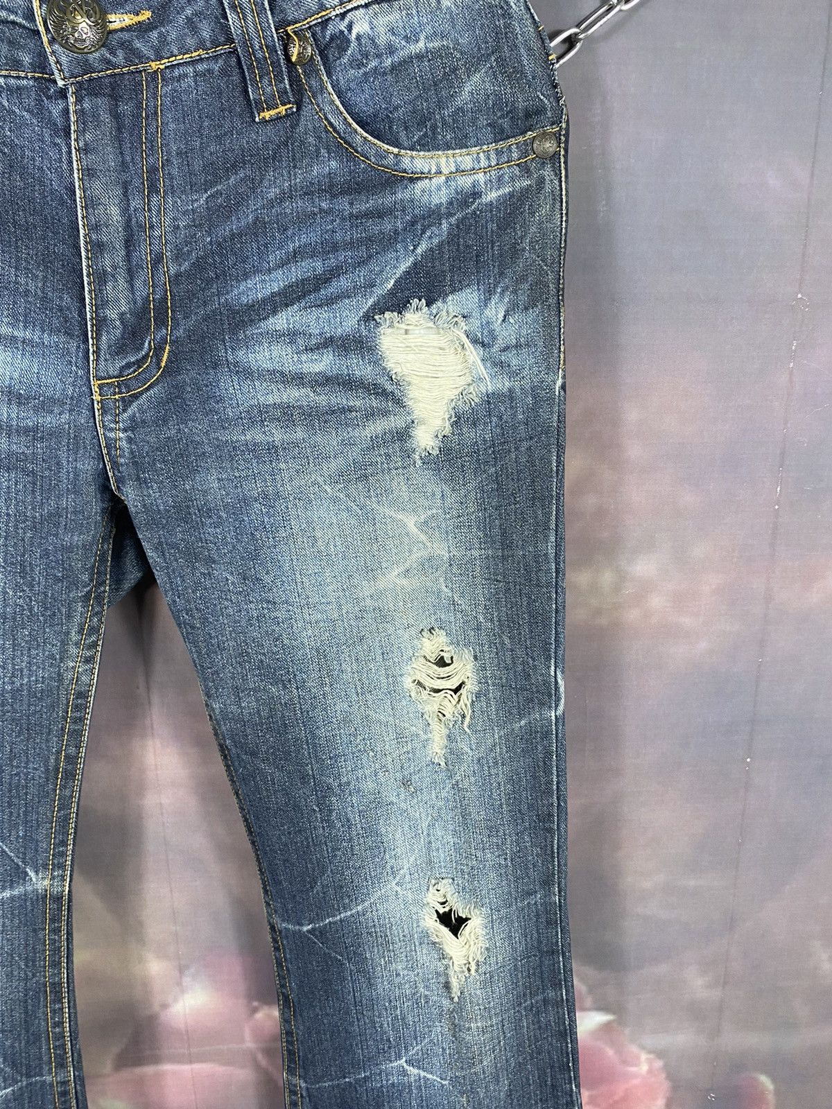 If Six Was Nine × Japanese Brand × Vintage Vintage Japan Printed Bling Ripped Low Rise Flare Jeans Size 31" - 7 Thumbnail
