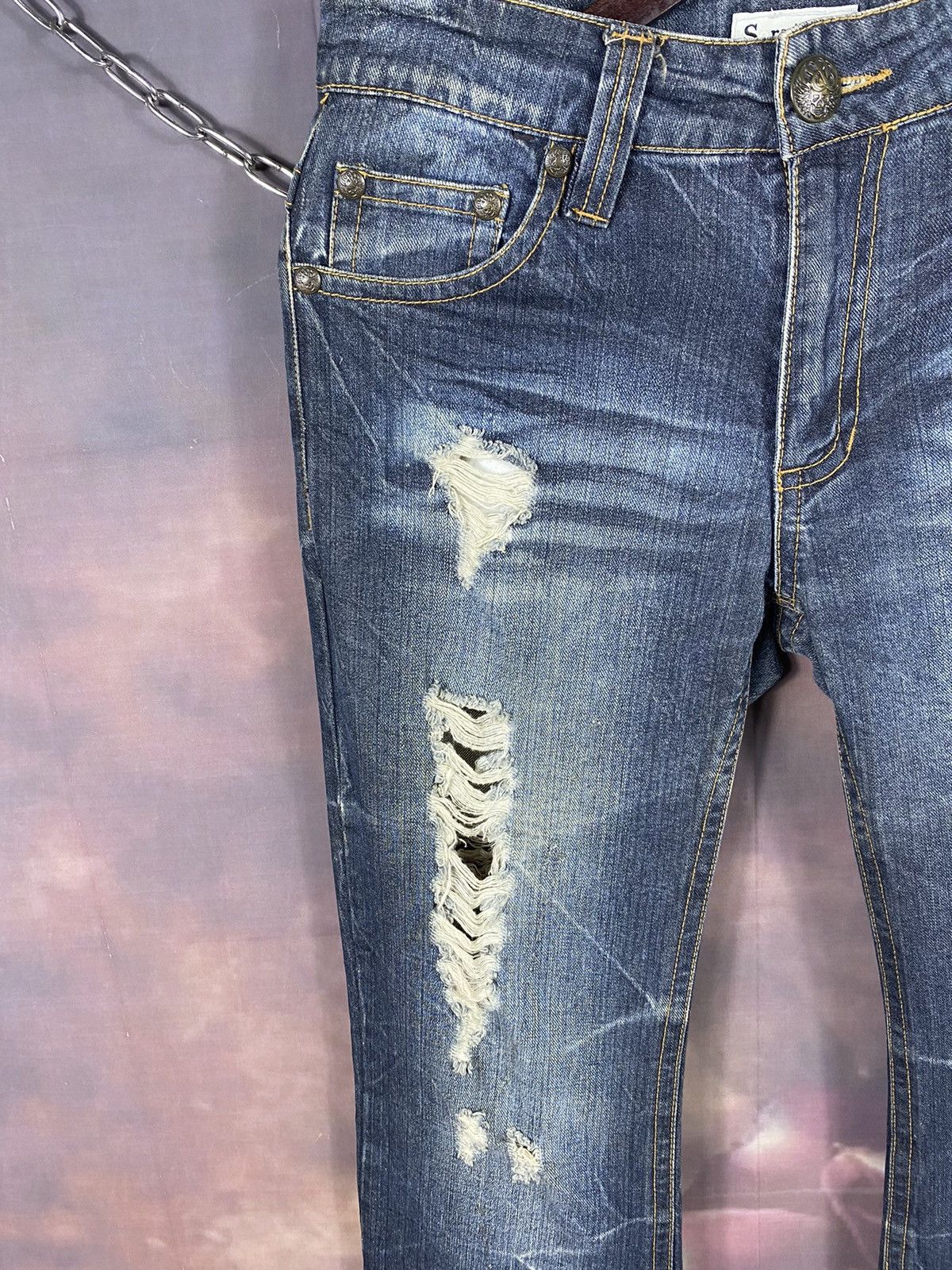 If Six Was Nine × Japanese Brand × Vintage Vintage Japan Printed Bling Ripped Low Rise Flare Jeans Size 31" - 6 Thumbnail