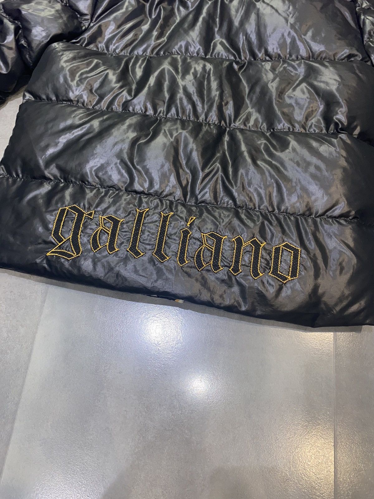 John Galliano Galliano Big Logo Down Puffer Jacket Size US M / EU 48-50 / 2 - 13 Thumbnail