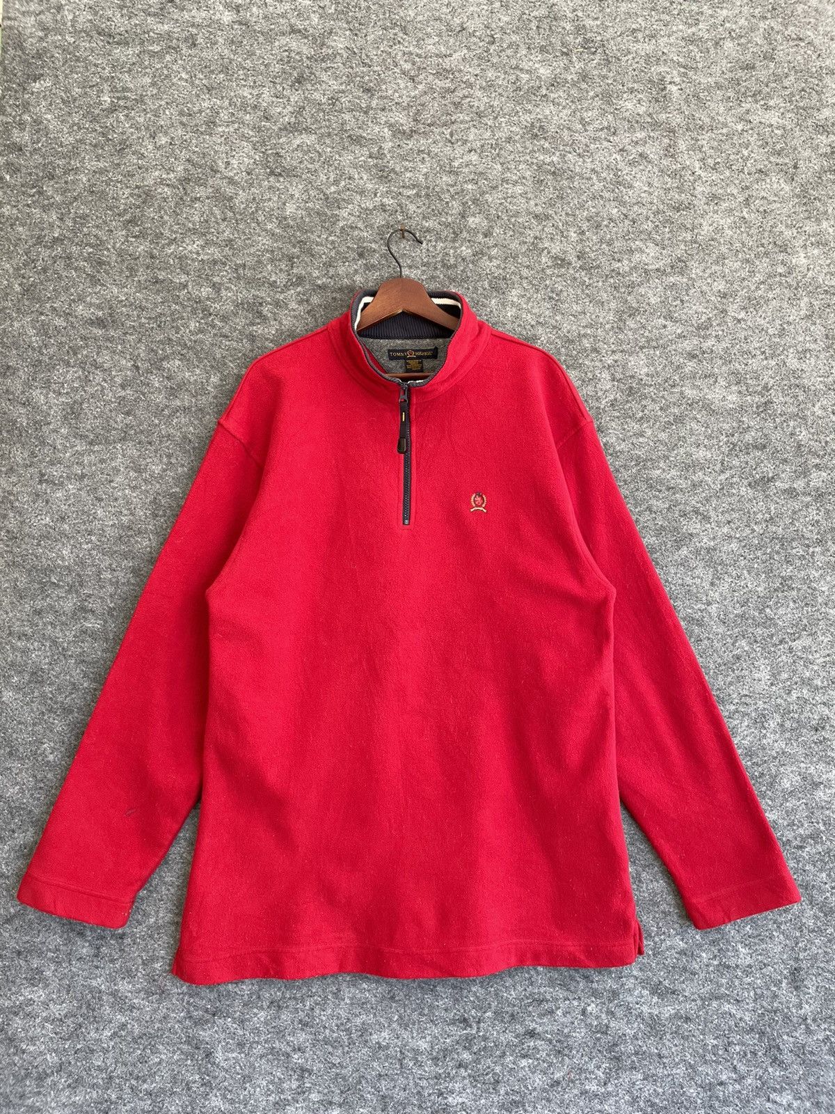 VINTAGE TOMMY HILFIGER RED FLEECE JACKET