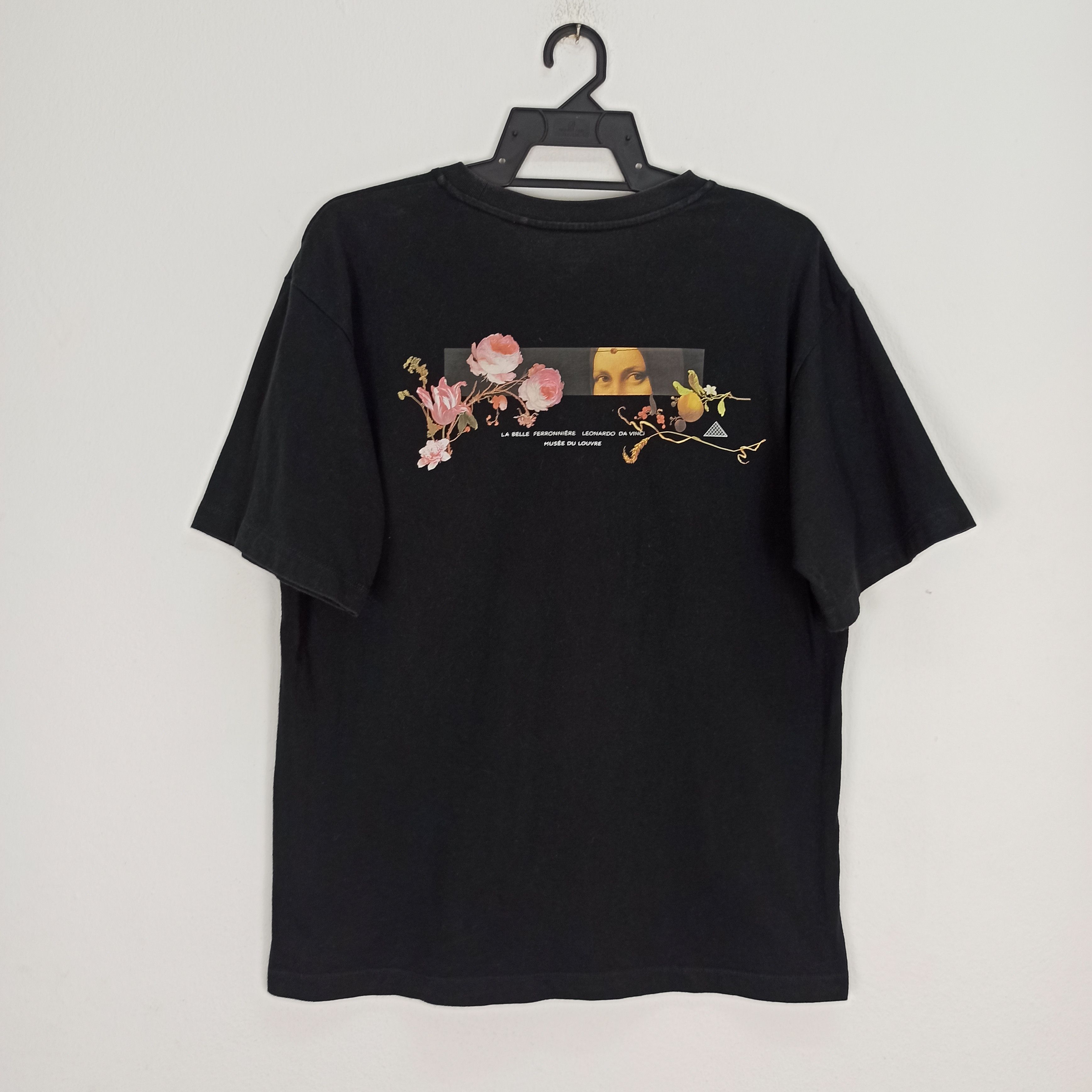 image of Louvre Museum Ut Leonardo Da Vinci Graphic Tshirt in Black, Men's (Size Large)