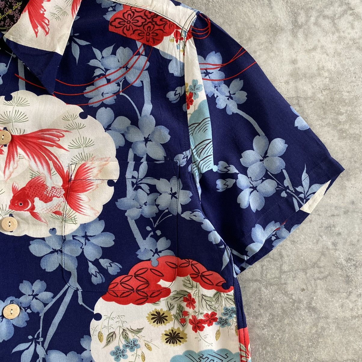 Vintage Oniwa Sato Rayon Crepe Goldfish Aloha Hawaiian Shirt
