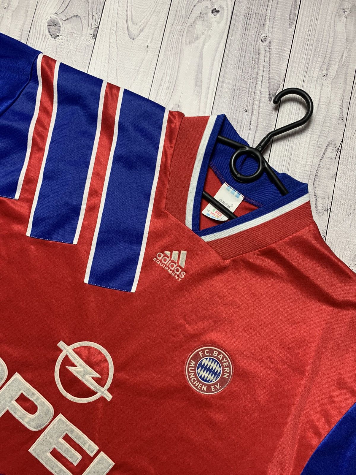 Adidas × Vintage Vintage soccer jersey Bayern Munich adidas Equipment size L Size US L / EU 52-54 / 3 - 2 Thumbnail
