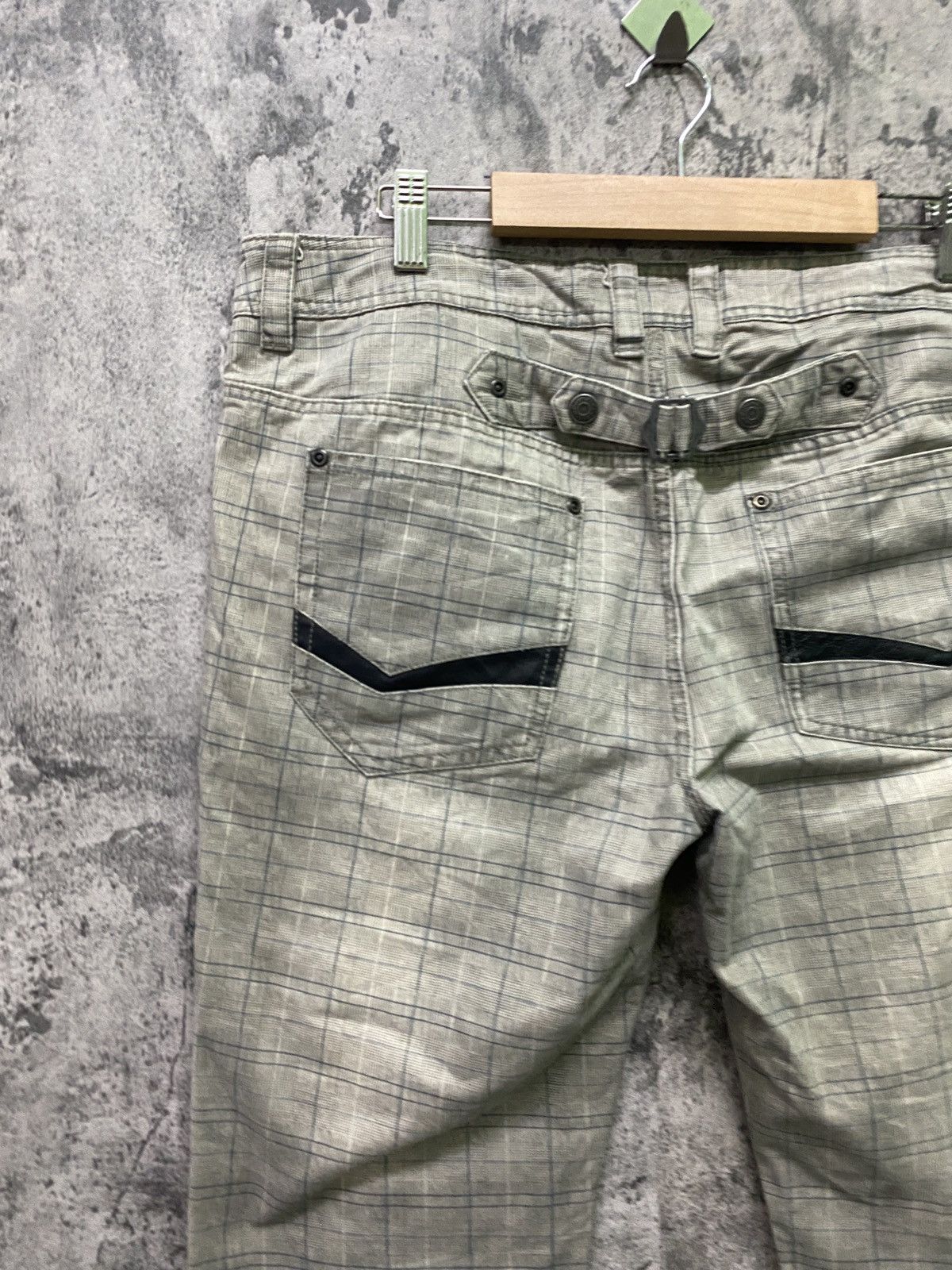 In The Attic Japan IN THE ATTIC Checked Plaid Buckle Multipocket Pant Size US 34 / EU 50 - 17 Thumbnail