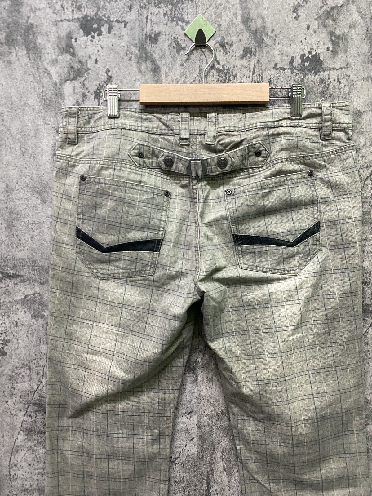 In The Attic Japan IN THE ATTIC Checked Plaid Buckle Multipocket Pant Size US 34 / EU 50 - 16 Thumbnail