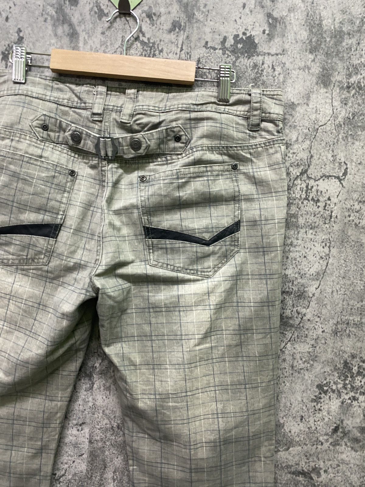 In The Attic Japan IN THE ATTIC Checked Plaid Buckle Multipocket Pant Size US 34 / EU 50 - 18 Thumbnail