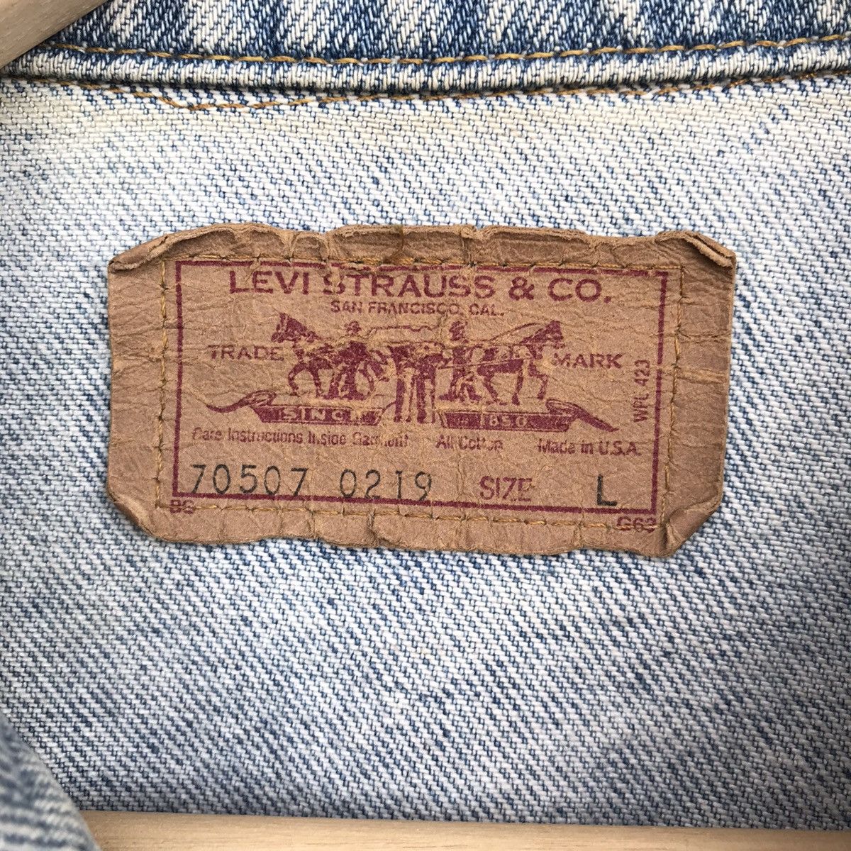 Levi's Vintage Clothing Vintage Levis 70s dirty trucker denim jacket 70507 code Size US L / EU 52-54 / 3 - 10 Thumbnail