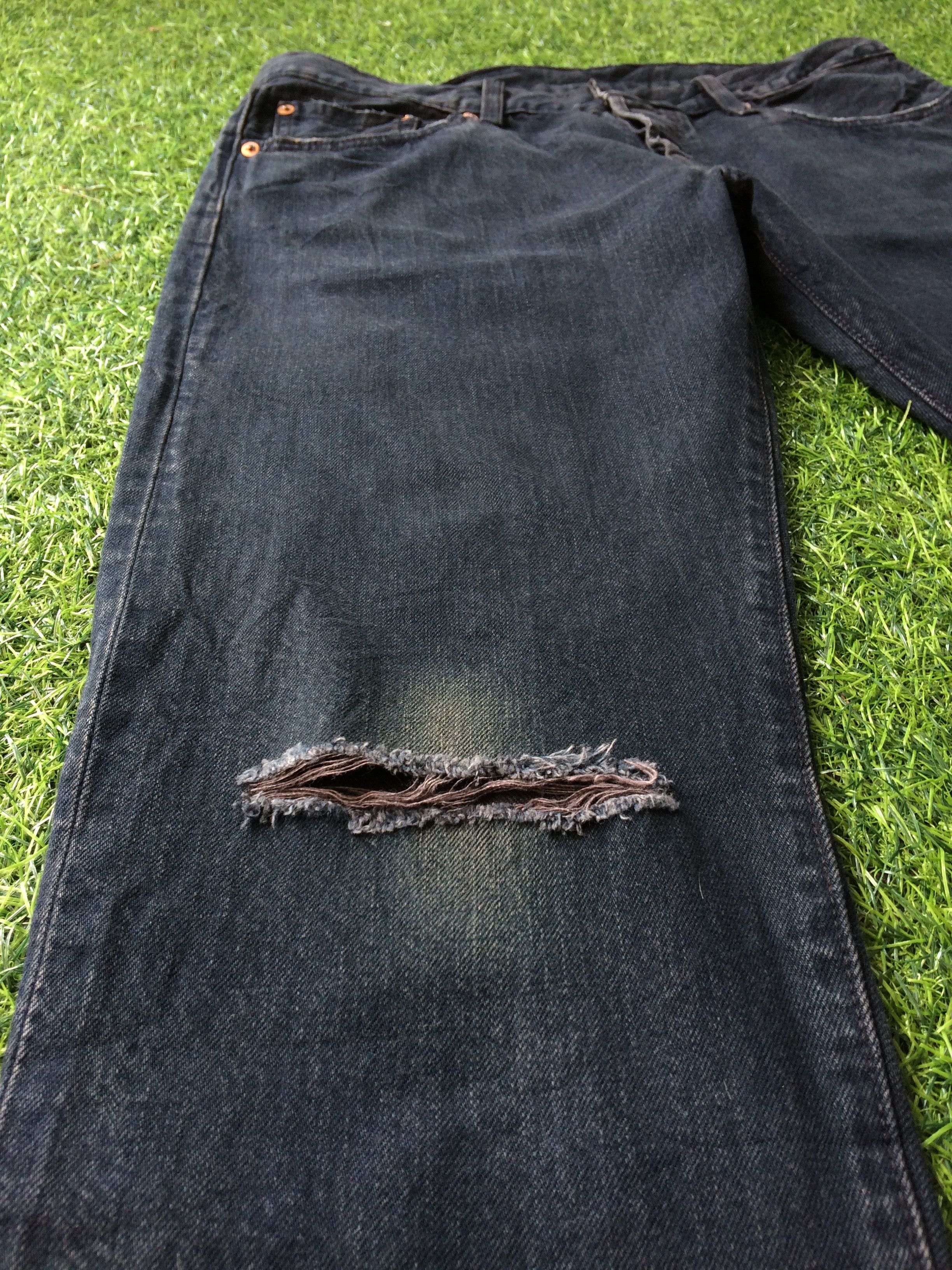 Levi's Levi's 501 CT Ripped Jeans #B-761 Size US 31 - 6 Thumbnail