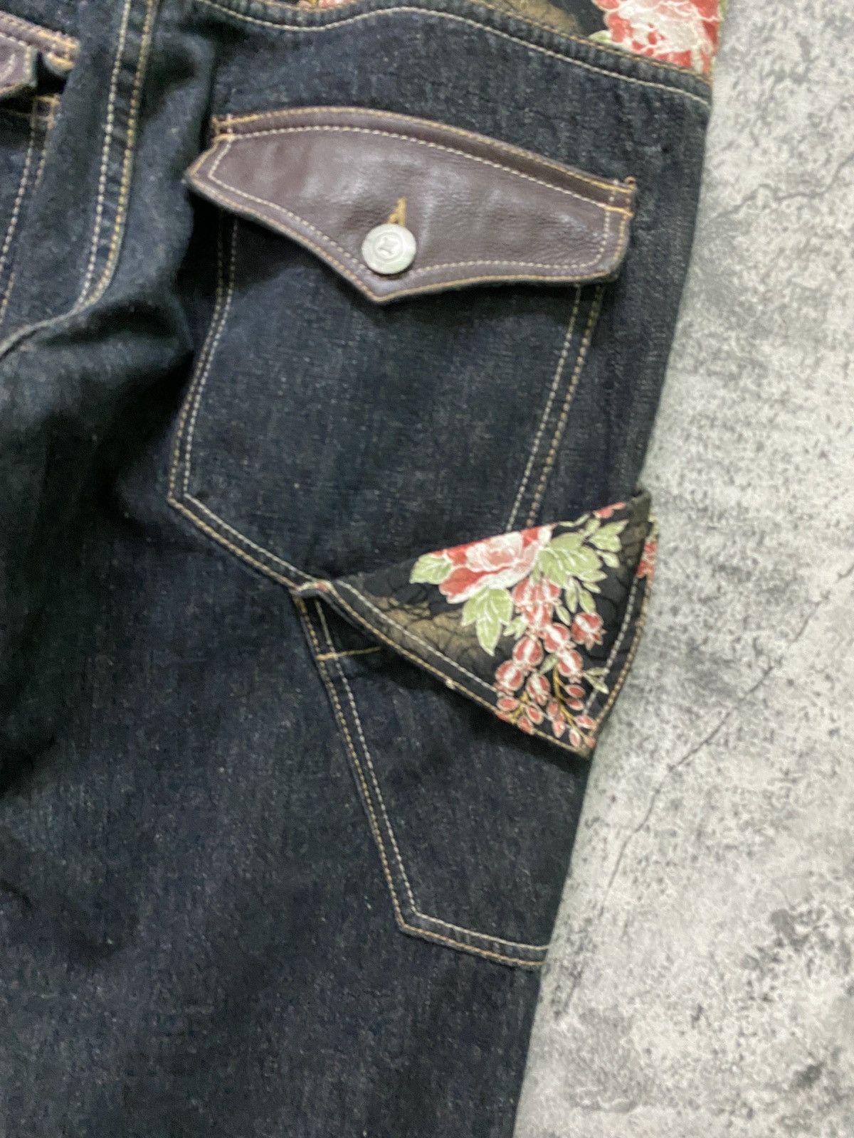 Japanese Brand Japan Tradition GUMU Multipocket Floral Design Denim Pants Size US 30 / EU 46 - 18 Thumbnail