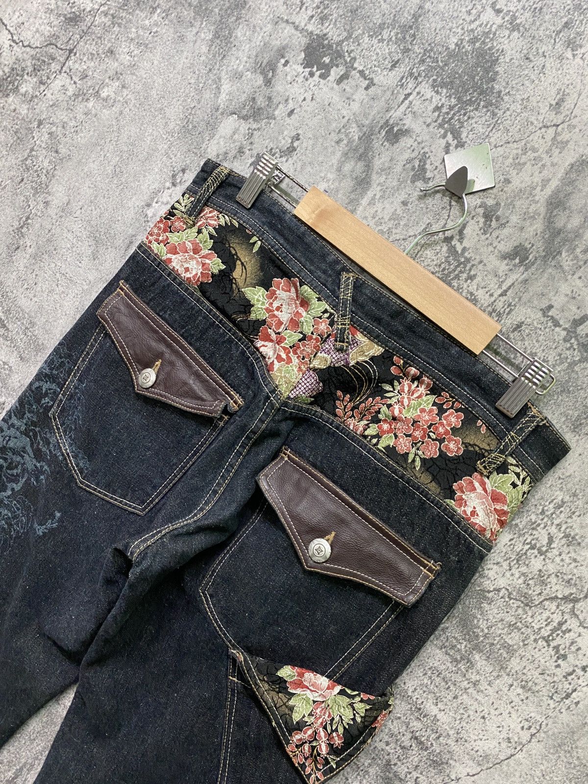 Japanese Brand Japan Tradition GUMU Multipocket Floral Design Denim Pants Size US 30 / EU 46 - 19 Thumbnail