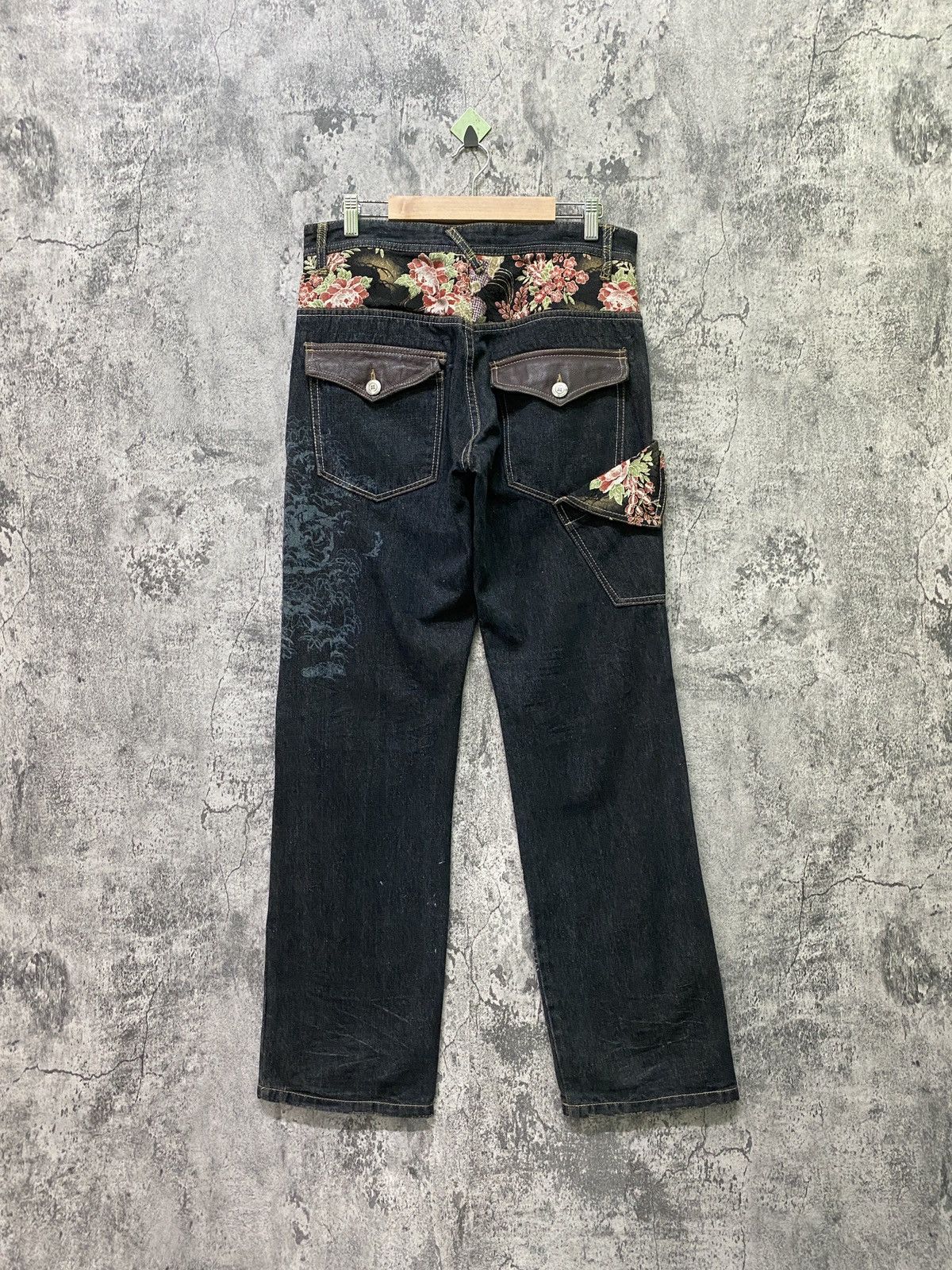 Japanese Brand Japan Tradition GUMU Multipocket Floral Design Denim Pants Size US 30 / EU 46 - 2 Thumbnail