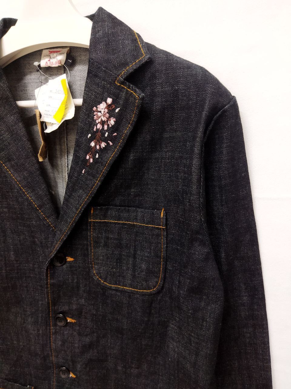 Japanese Brand Japanese Clasic Script Sakura Embroidery Denim Jacket Size US L / EU 52-54 / 3 - 6 Thumbnail