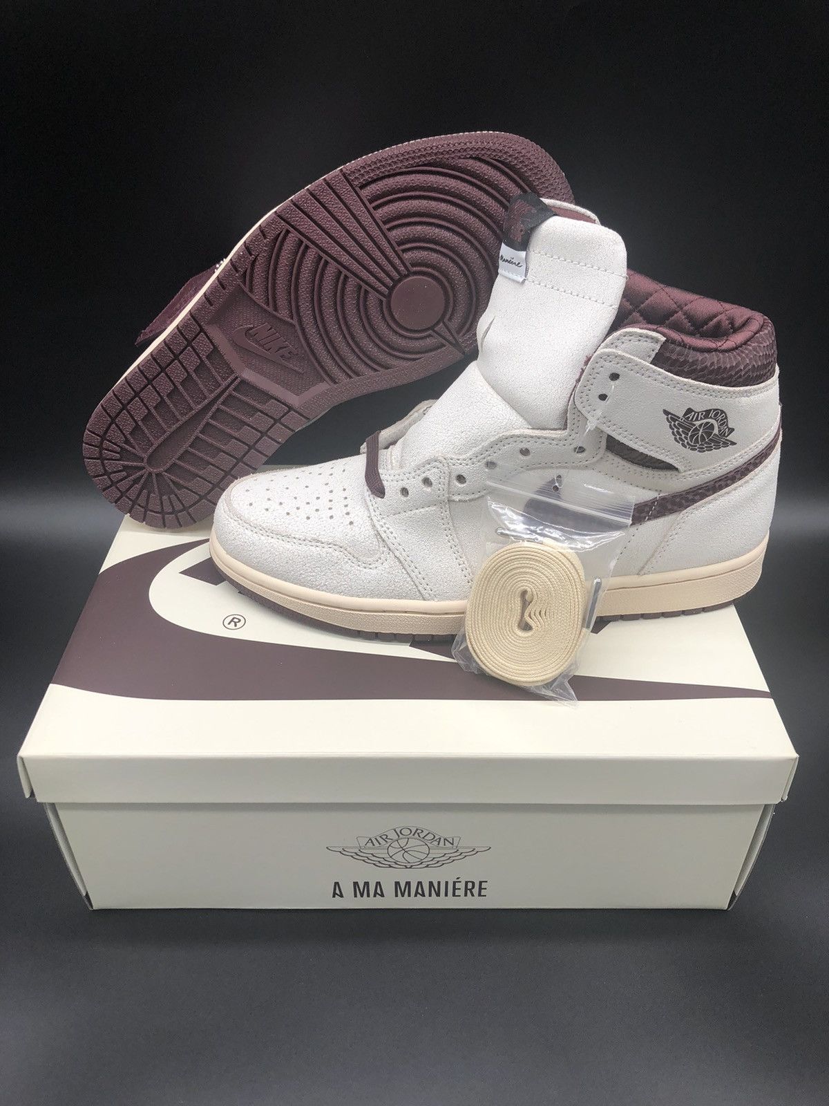 A Ma Maniere × Jordan Brand Jordan 1 Retro High OG A Ma Maniére Size US 8.5 / EU 41-42 - 6 Thumbnail