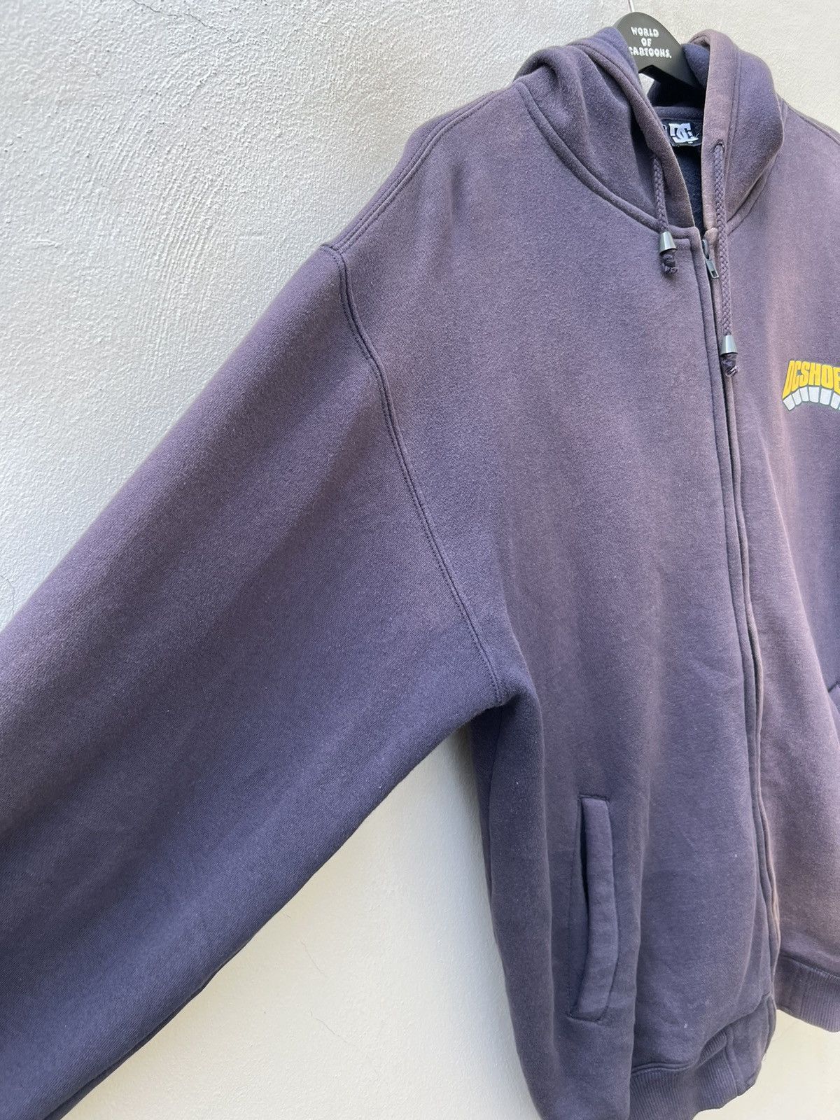 DC Vintage 2000s DC Shoes Co Sun Faded Hoodie Sweatshirt Size US M / EU 48-50 / 2 - 11 Thumbnail
