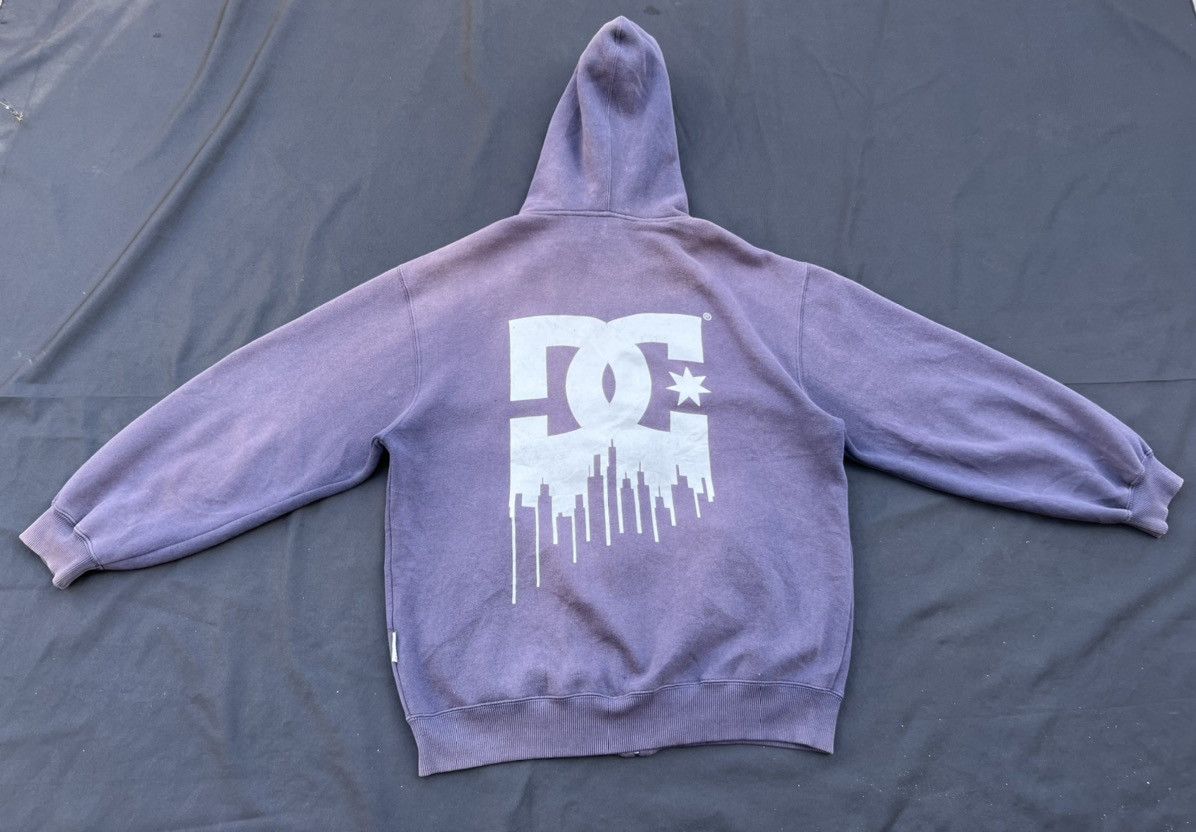 DC Vintage 2000s DC Shoes Co Sun Faded Hoodie Sweatshirt Size US M / EU 48-50 / 2 - 4 Thumbnail