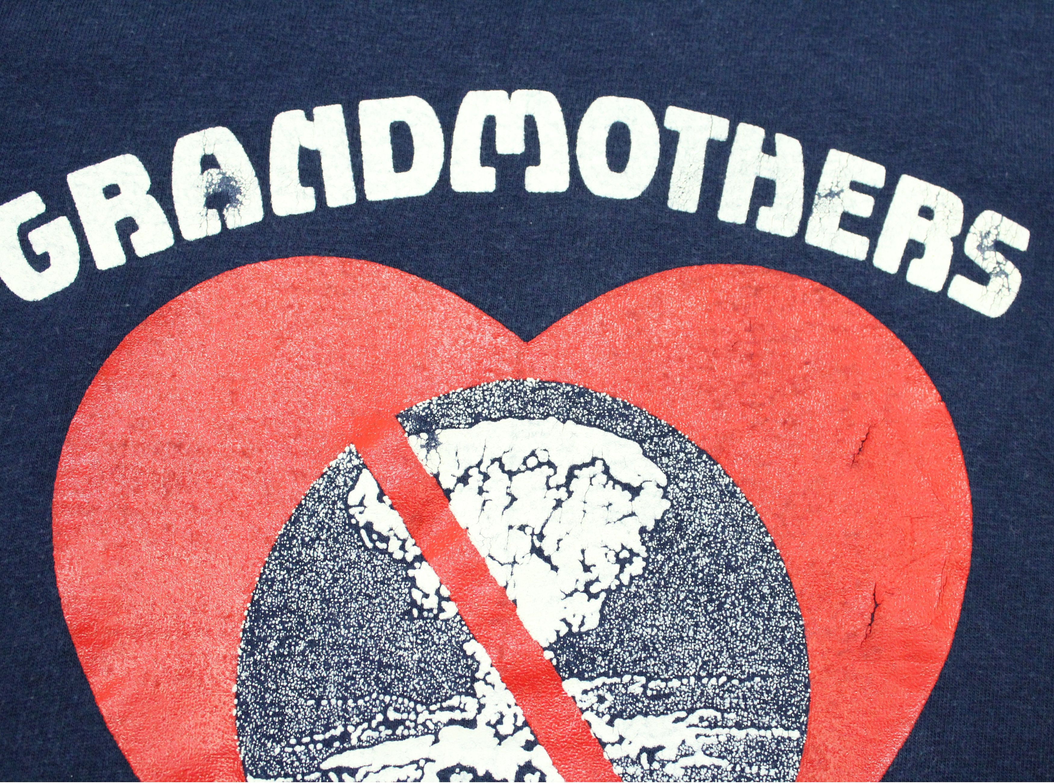 Vintage Vintage GRANDMOTHERS FOR PEACE T Shirt 1982 STOP WAR✌️ Size US XL / EU 56 / 4 - 7 Thumbnail