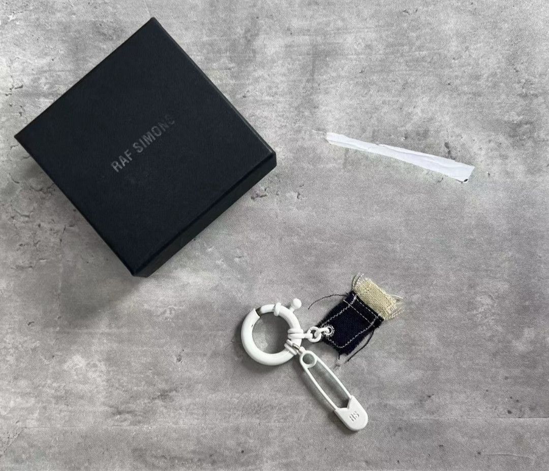Raf Simons Raf Simons 20AW Pin Keychain Size 26 - 2 Thumbnail