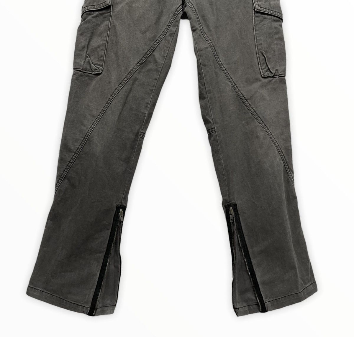 Katharine Hamnett London KATHARINE HAMNETT Slate Black Zipper Leg Flare Cargo Pants Size US 31 - 2 Thumbnail
