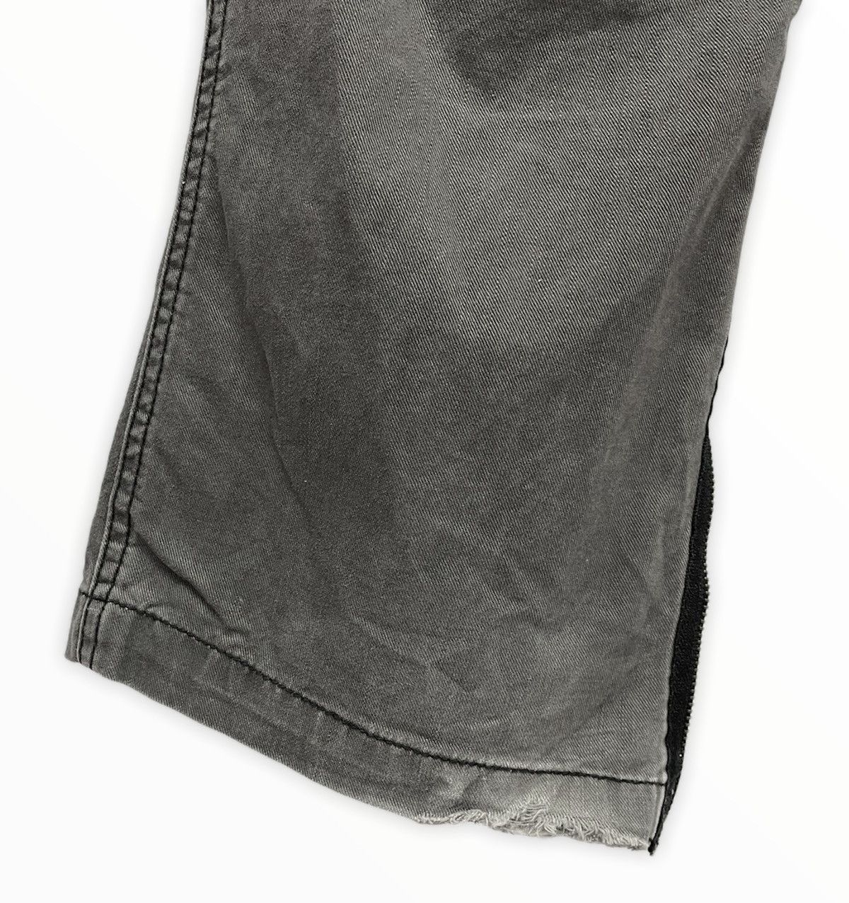 Katharine Hamnett London KATHARINE HAMNETT Slate Black Zipper Leg Flare Cargo Pants Size US 31 - 5 Thumbnail