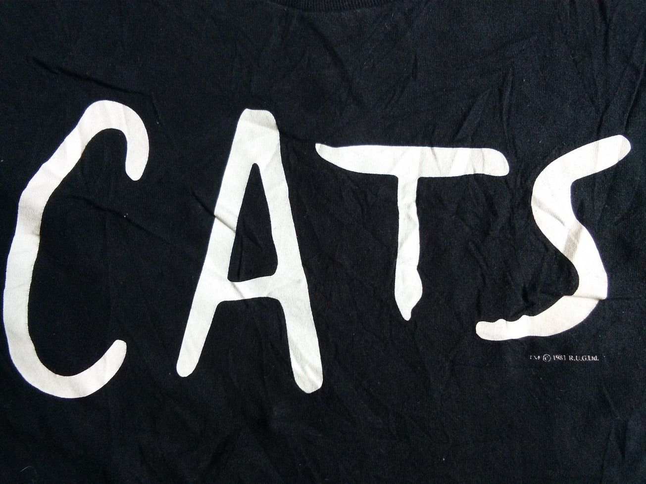 Vintage Vintage 90s CATS 1981 Logo Movie Unisex Tee Size US S / EU 44-46 / 1 - 2 Thumbnail