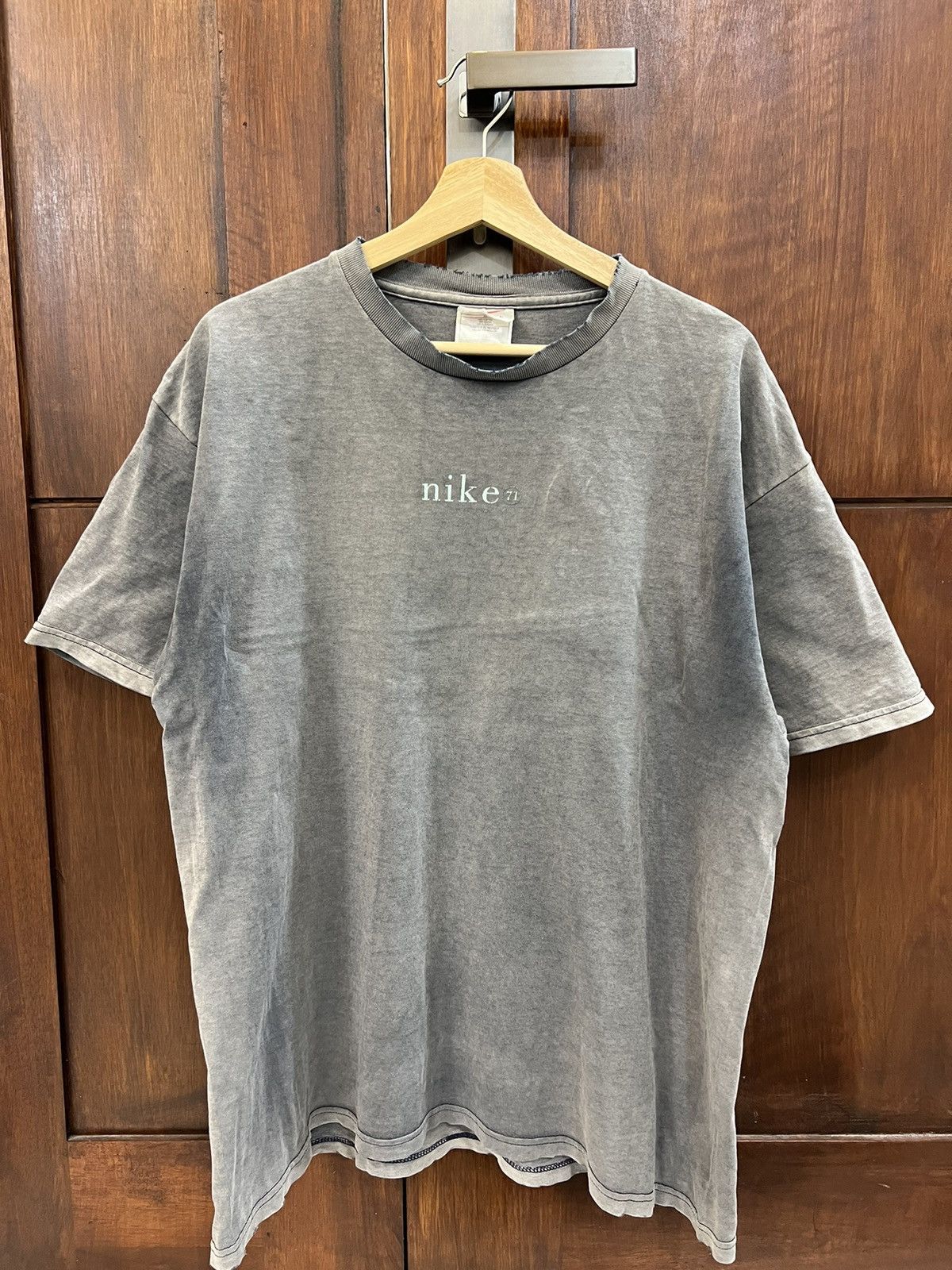 Nike Vintage Nike Thrashed Shirts Home Size US L / EU 52-54 / 3 - 2 Thumbnail