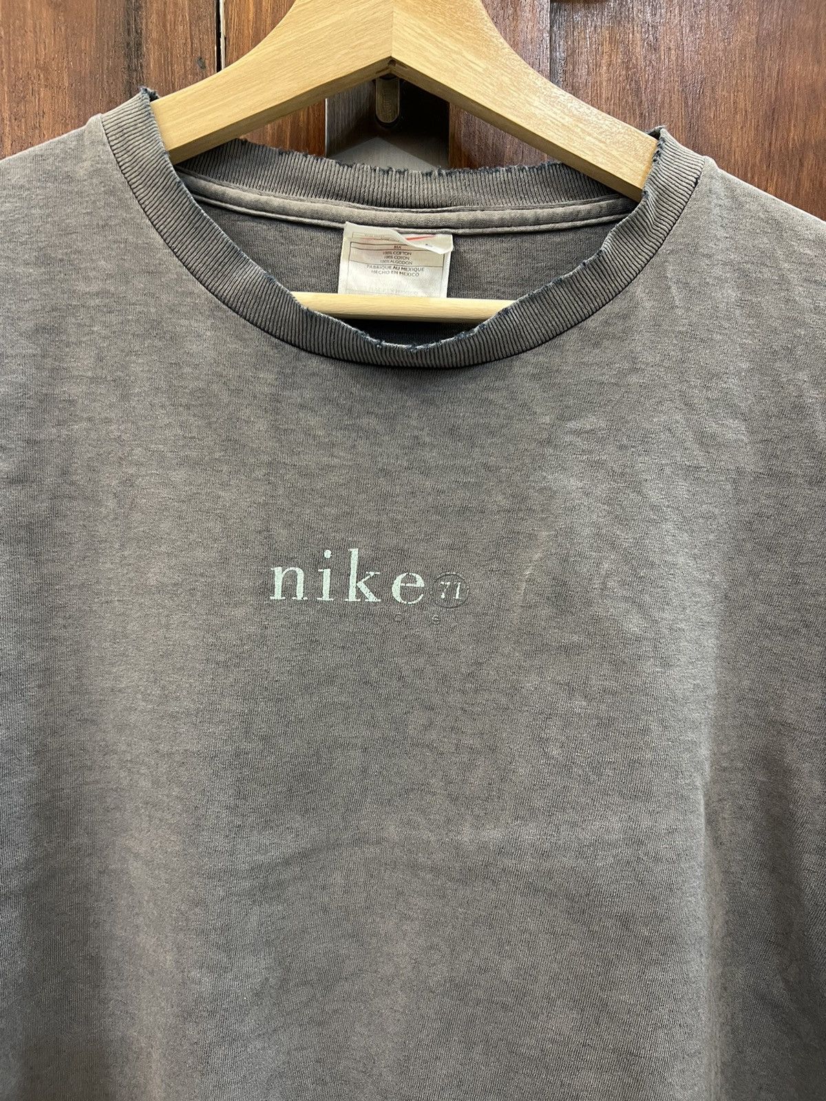 Nike Vintage Nike Thrashed Shirts Home Size US L / EU 52-54 / 3 - 3 Thumbnail