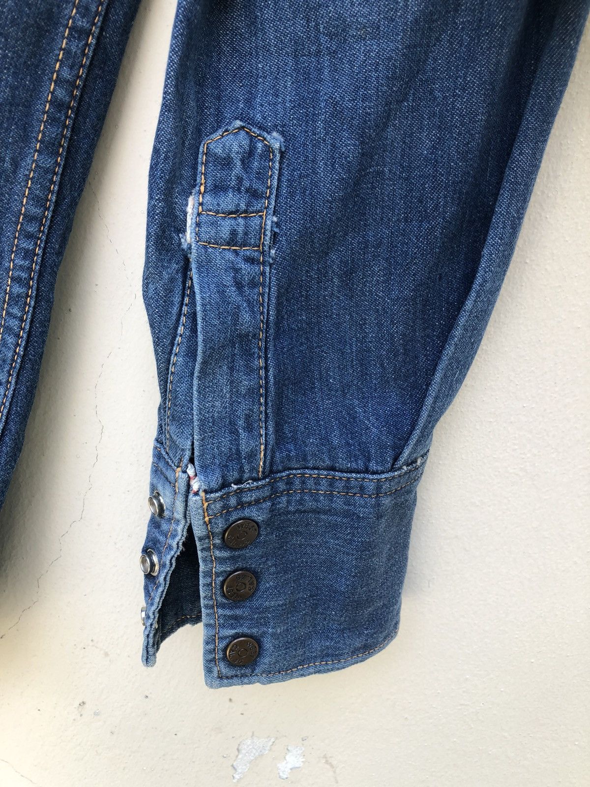 Vintage Vintage 70s CACTUS Japan Western Snap Button Denim Shirt Size US S / EU 44-46 / 1 - 19 Thumbnail