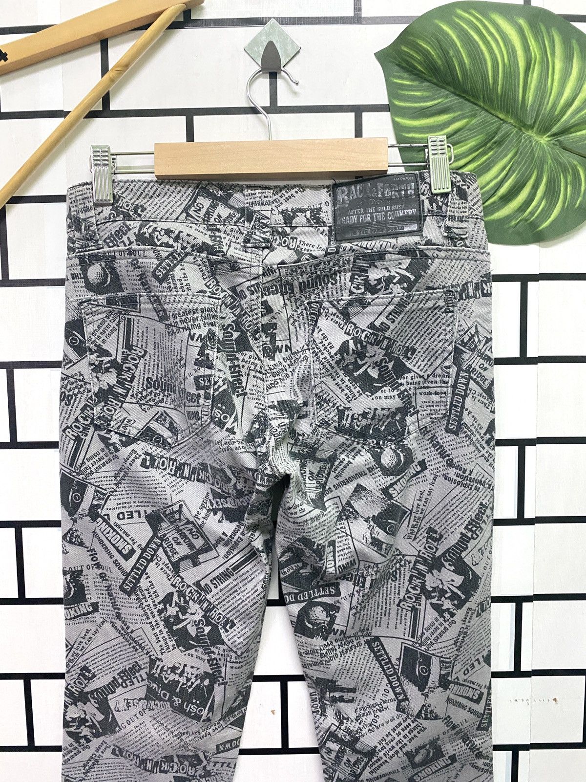 Japanese Brand BACK & FORTH Full Print Newspaper Rock Style Pant Size US 28 / EU 44 - 11 Thumbnail