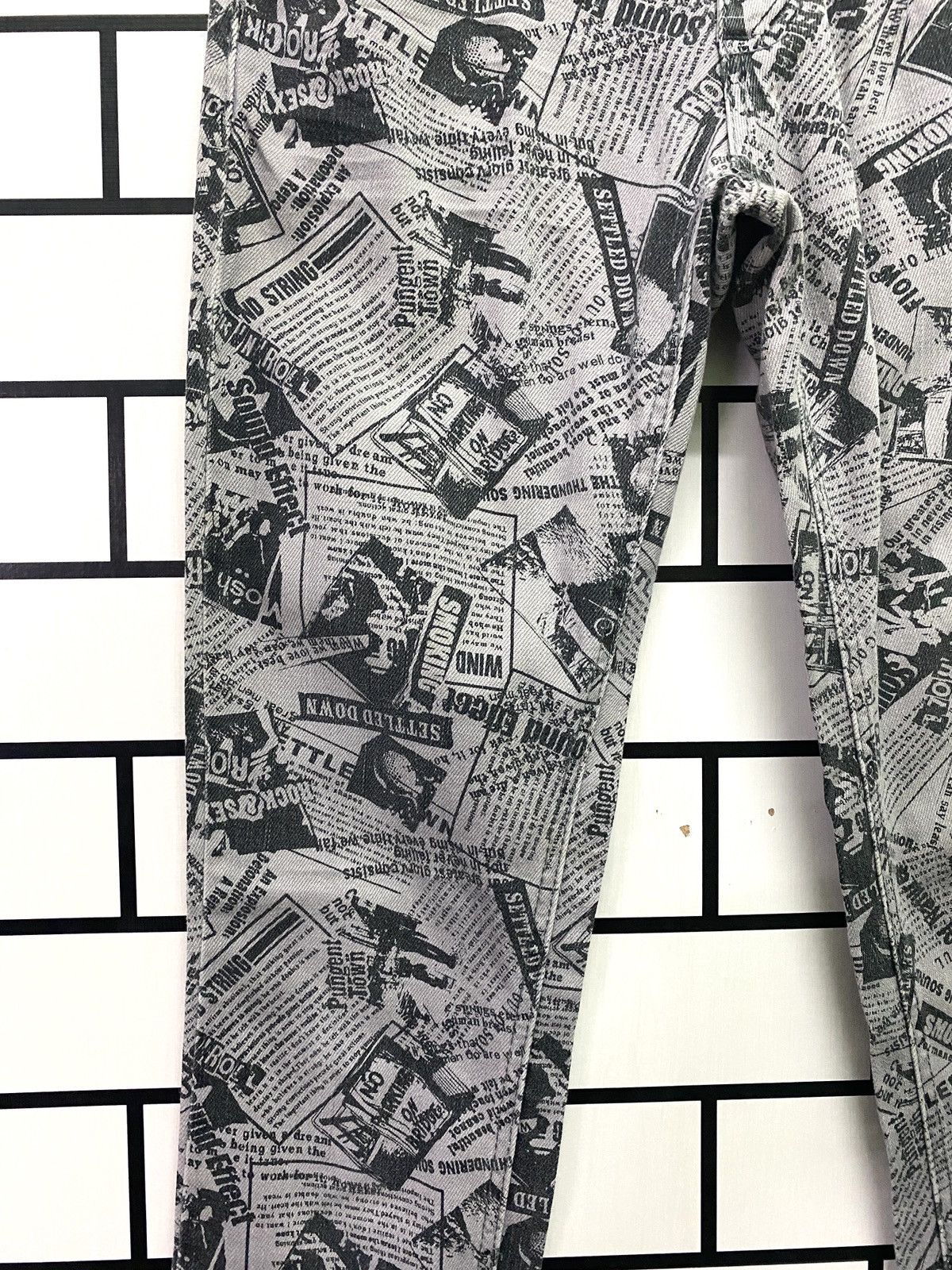 Japanese Brand BACK & FORTH Full Print Newspaper Rock Style Pant Size US 28 / EU 44 - 6 Thumbnail