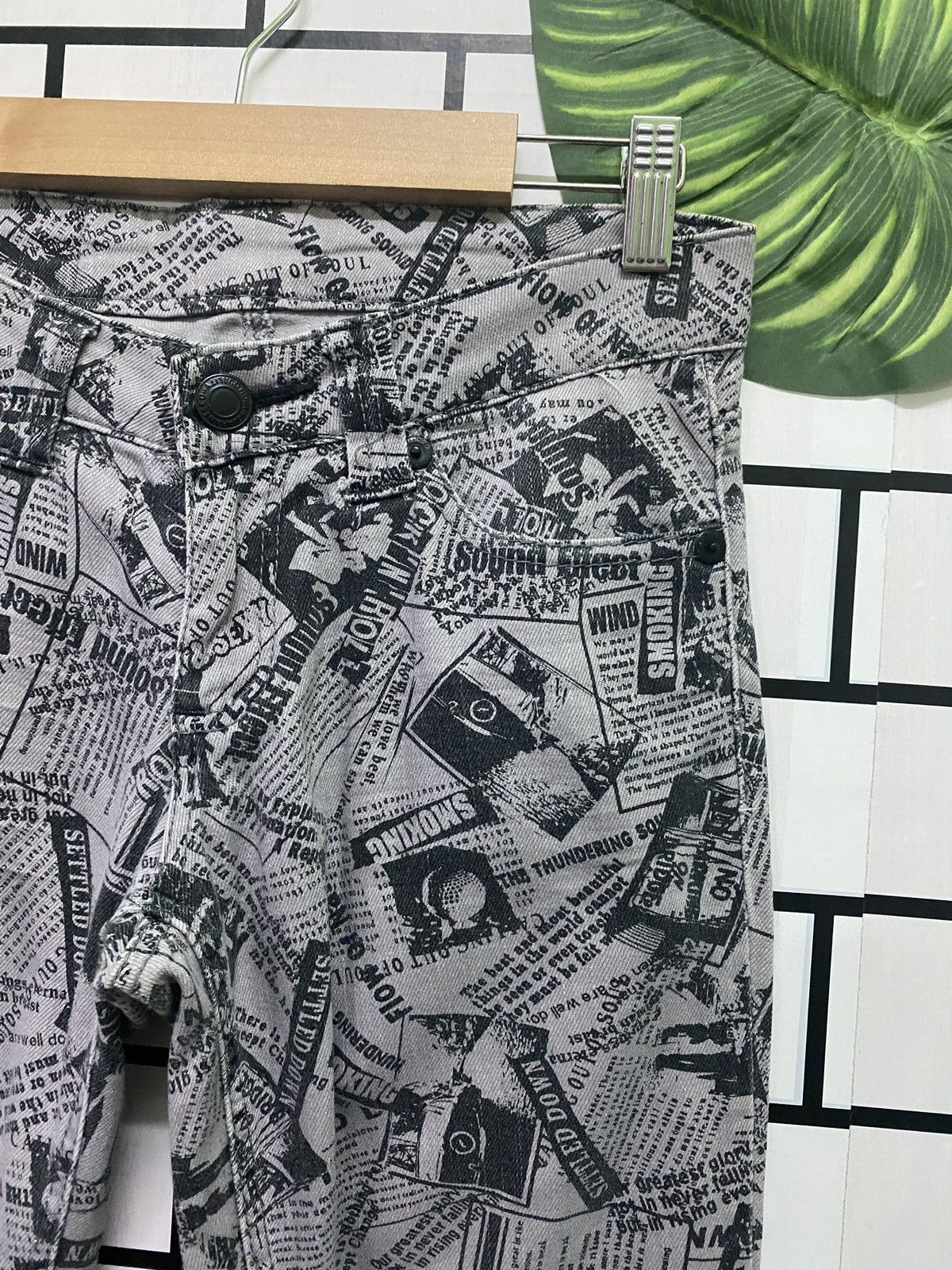 Japanese Brand BACK & FORTH Full Print Newspaper Rock Style Pant Size US 28 / EU 44 - 5 Thumbnail