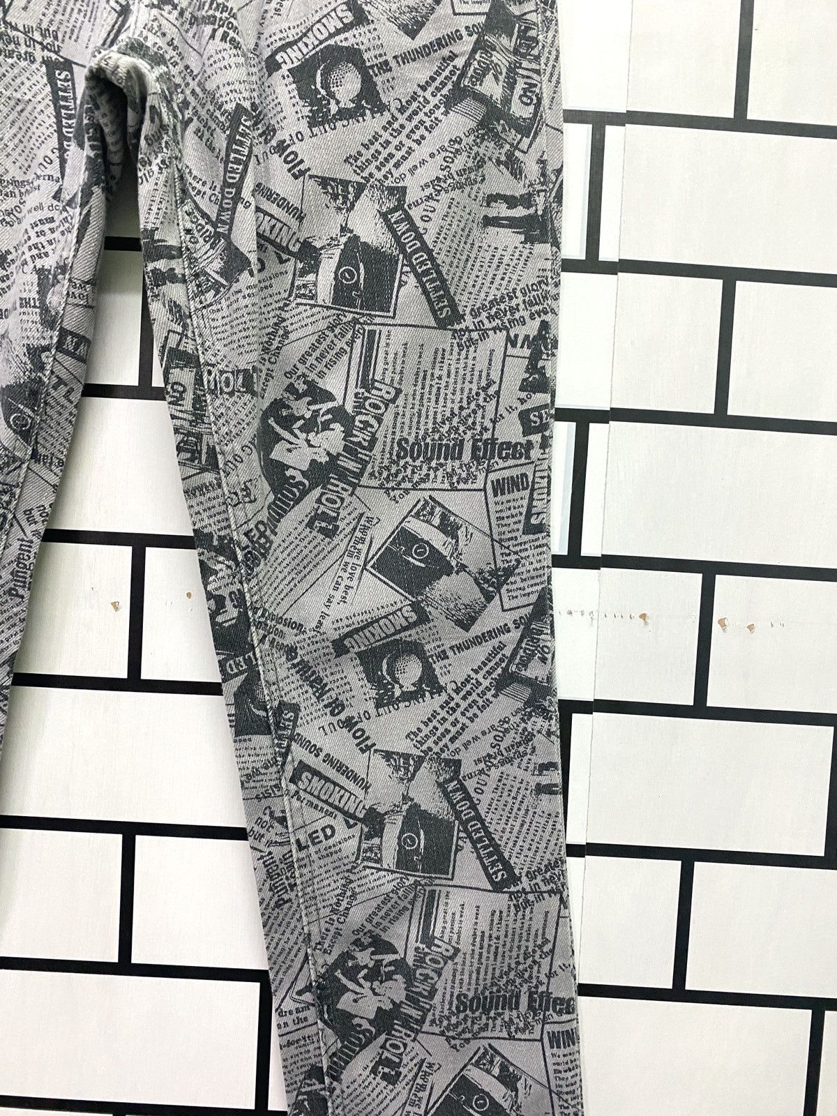 Japanese Brand BACK & FORTH Full Print Newspaper Rock Style Pant Size US 28 / EU 44 - 8 Thumbnail