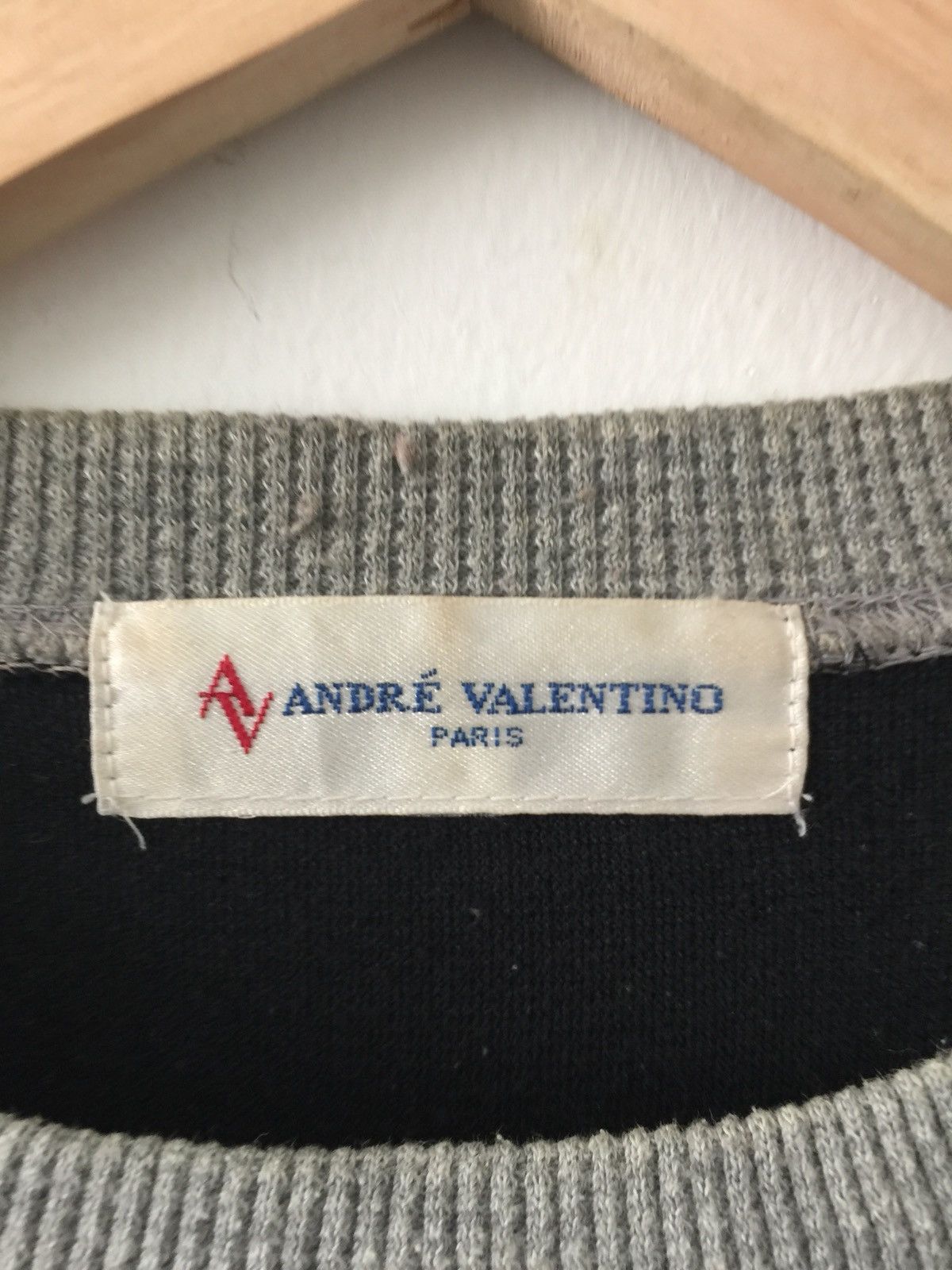 Valentino × Vintage Andre Valentino Big Logo Sweatshirts 22x28 Size US M / EU 48-50 / 2 - 2 Thumbnail