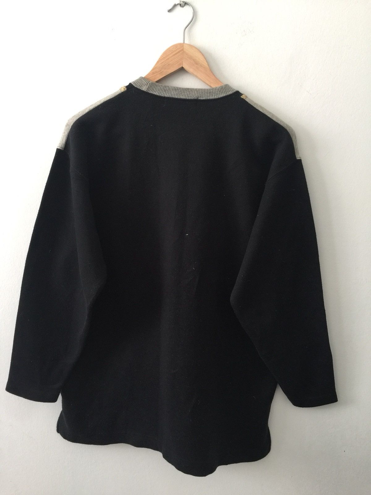 Valentino × Vintage Andre Valentino Big Logo Sweatshirts 22x28 Size US M / EU 48-50 / 2 - 4 Thumbnail